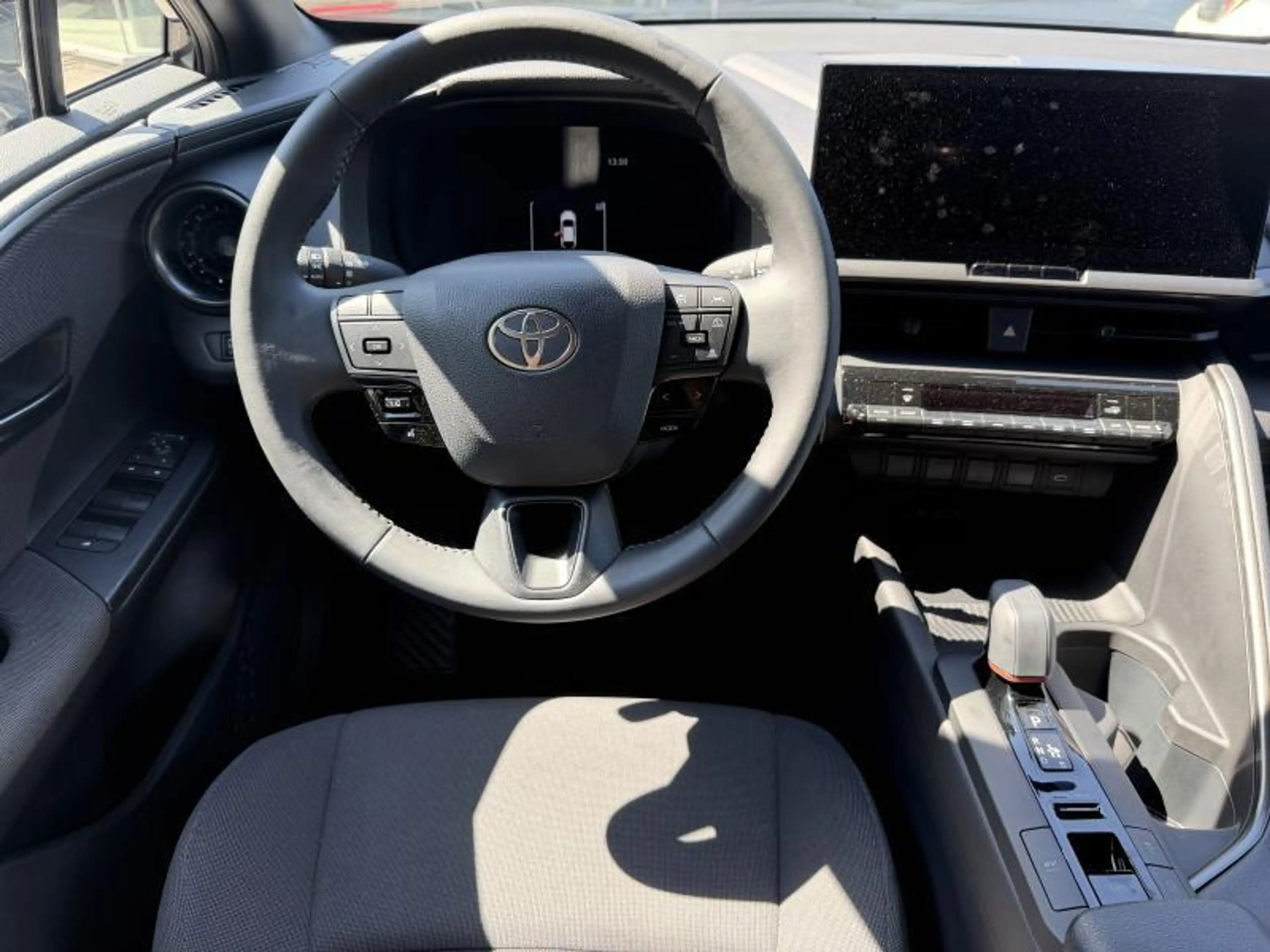 Toyota C-HR Dynamic Plus Mono-Tone — photo 4
