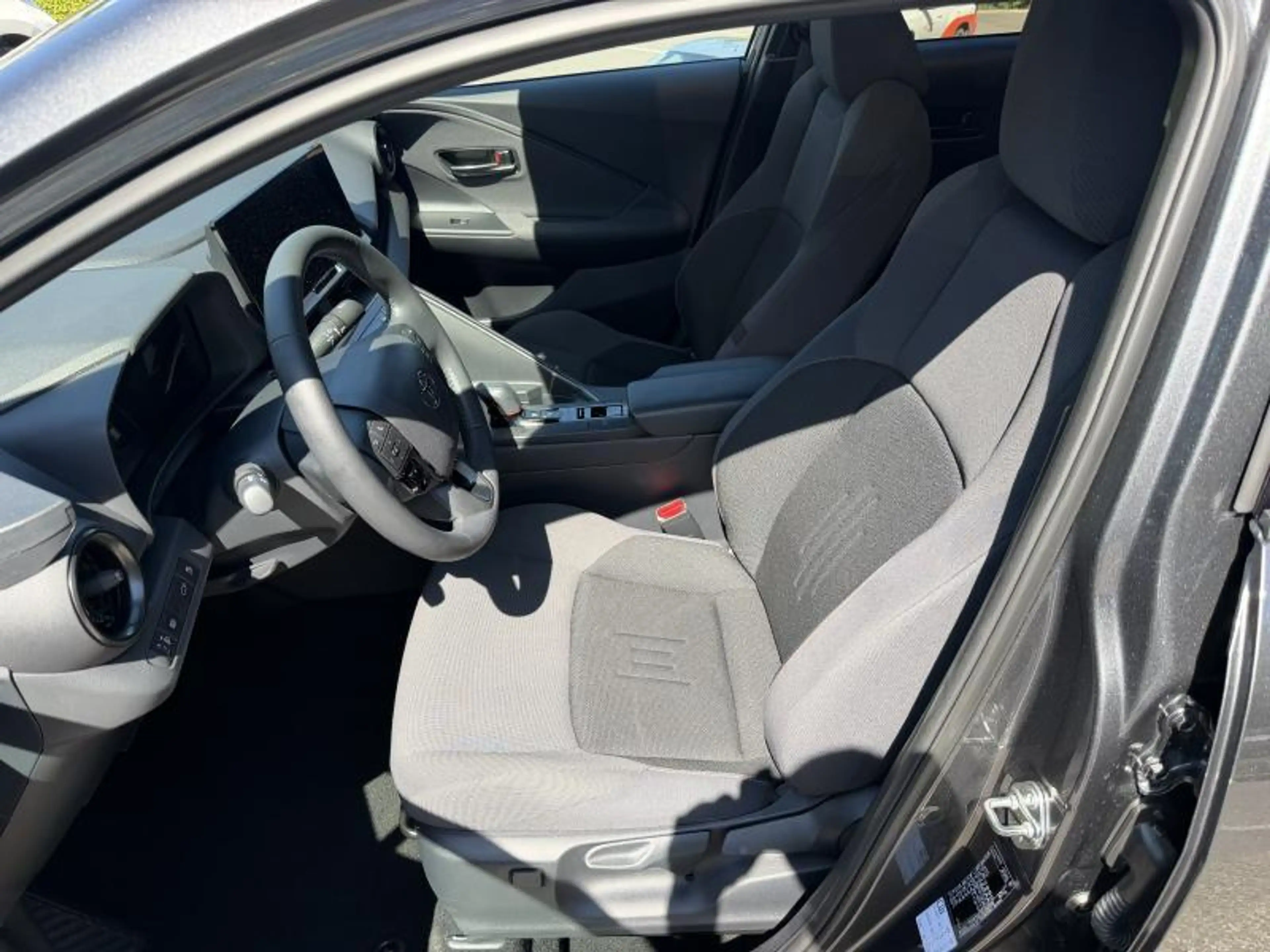 Toyota C-HR Dynamic Plus Mono-Tone — photo 7