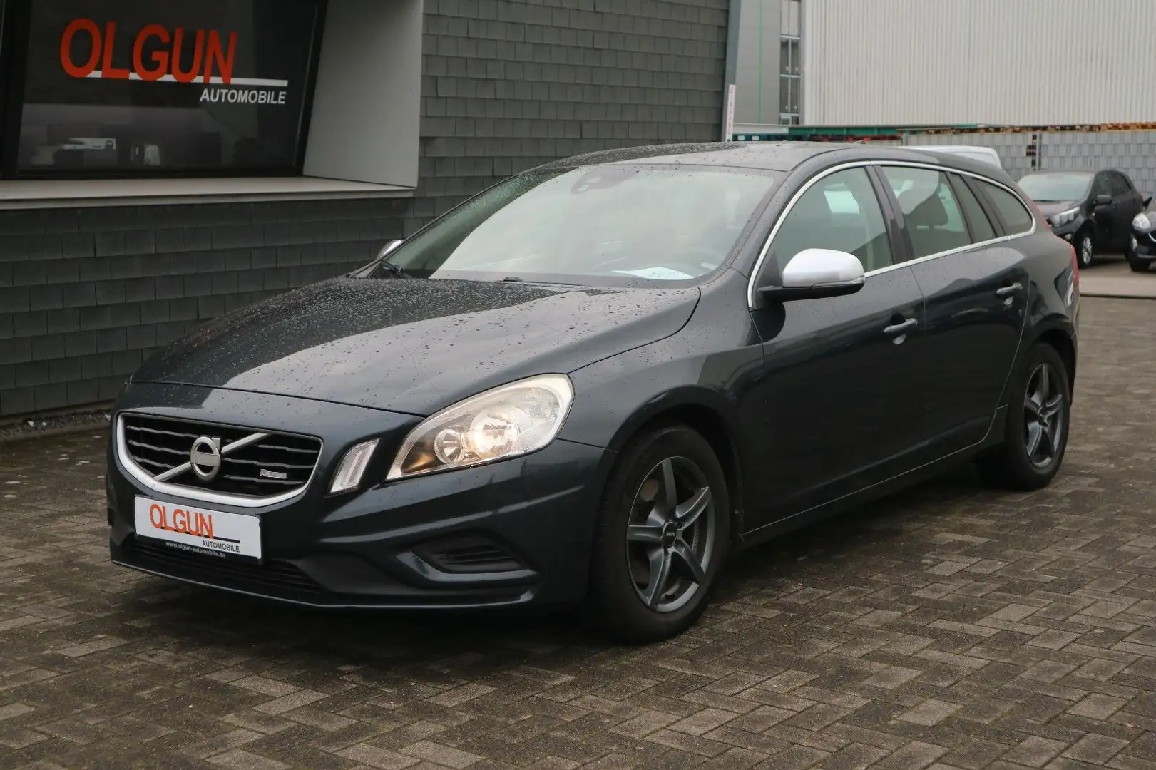 Volvo V60 Kombi R-Design *NAVI*PDC*HU 6.27* Grau - 1