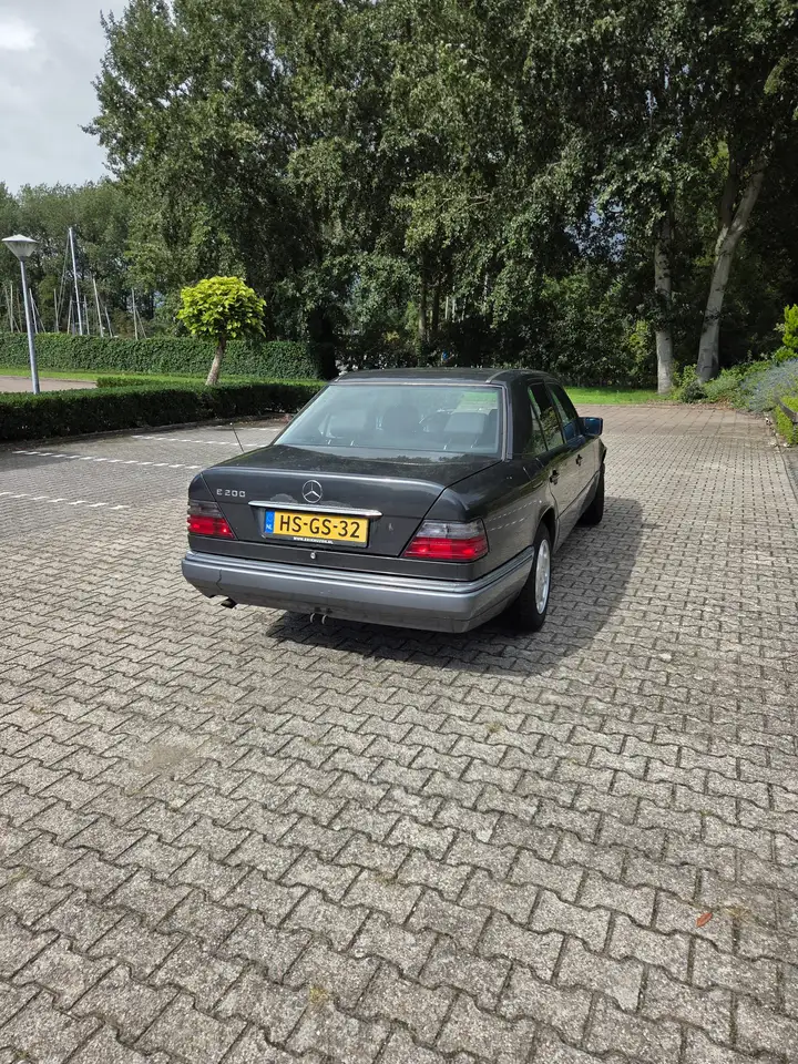 Mercedes-Benz E 200 Elegance, foto 4