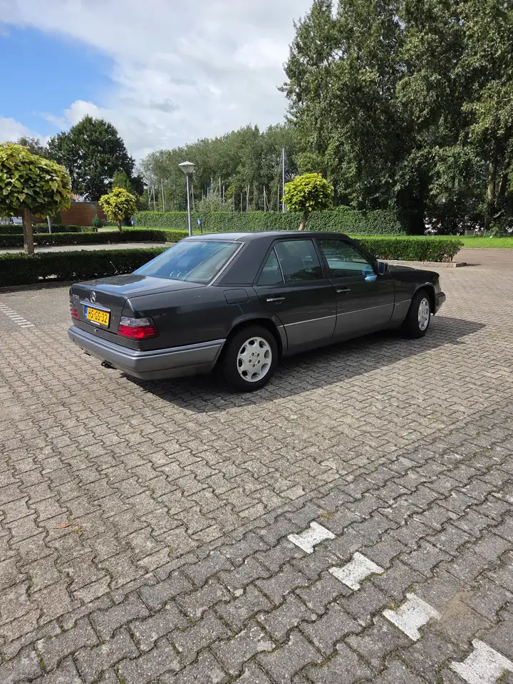 Mercedes-Benz E 200 Elegance, foto 3