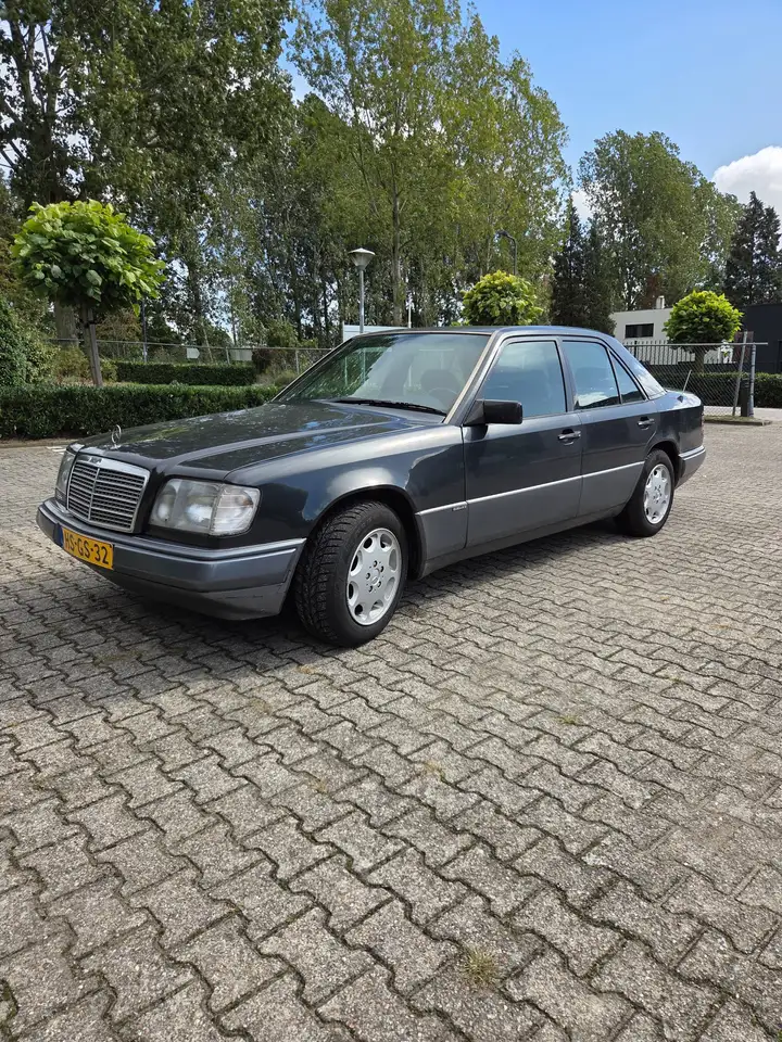 Mercedes-Benz E 200 Elegance, foto 8