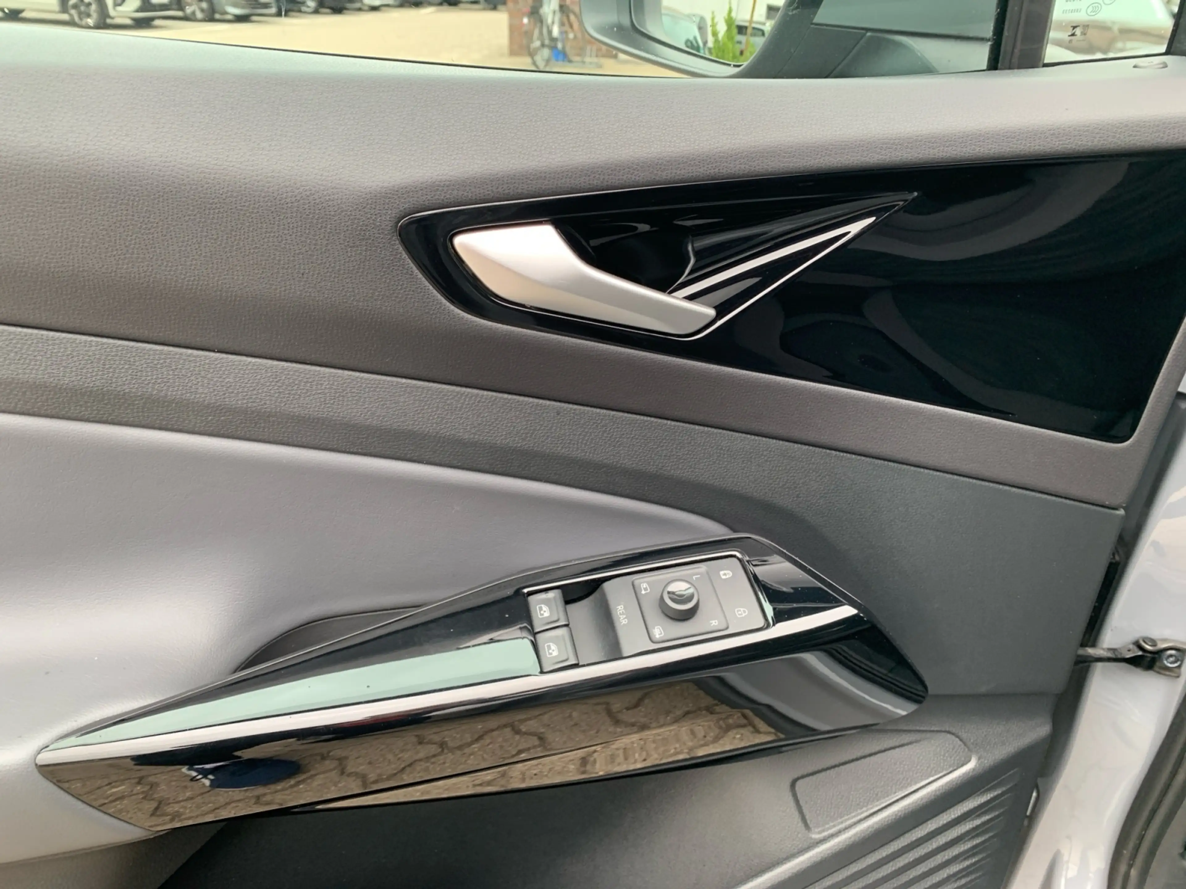 Volkswagen ID.4 Pro Performance 2,99% AHK MATRIX NAV KAM GJ-REIF — photo 15