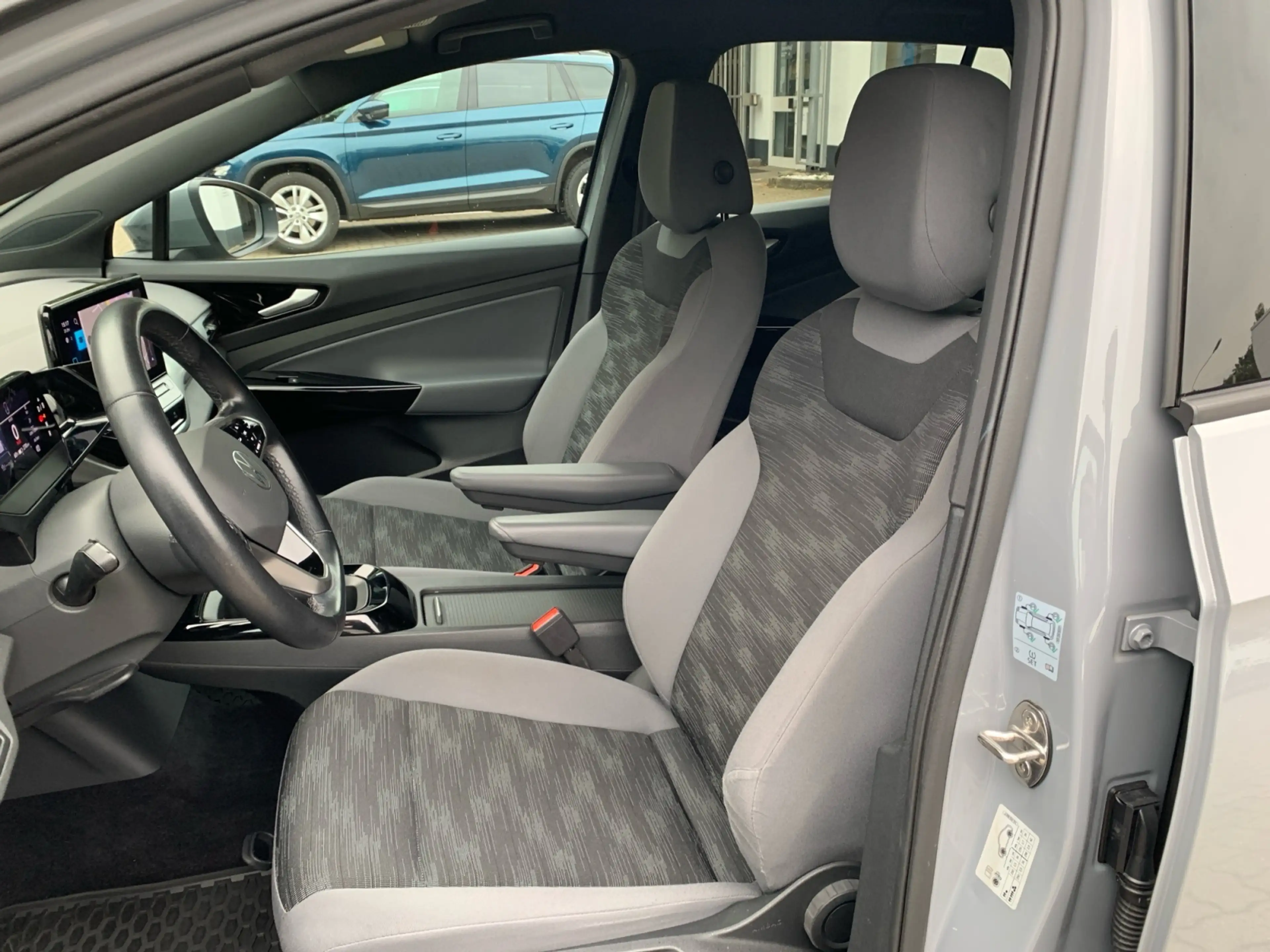 Volkswagen ID.4 Pro Performance 2,99% AHK MATRIX NAV KAM GJ-REIF — photo 16