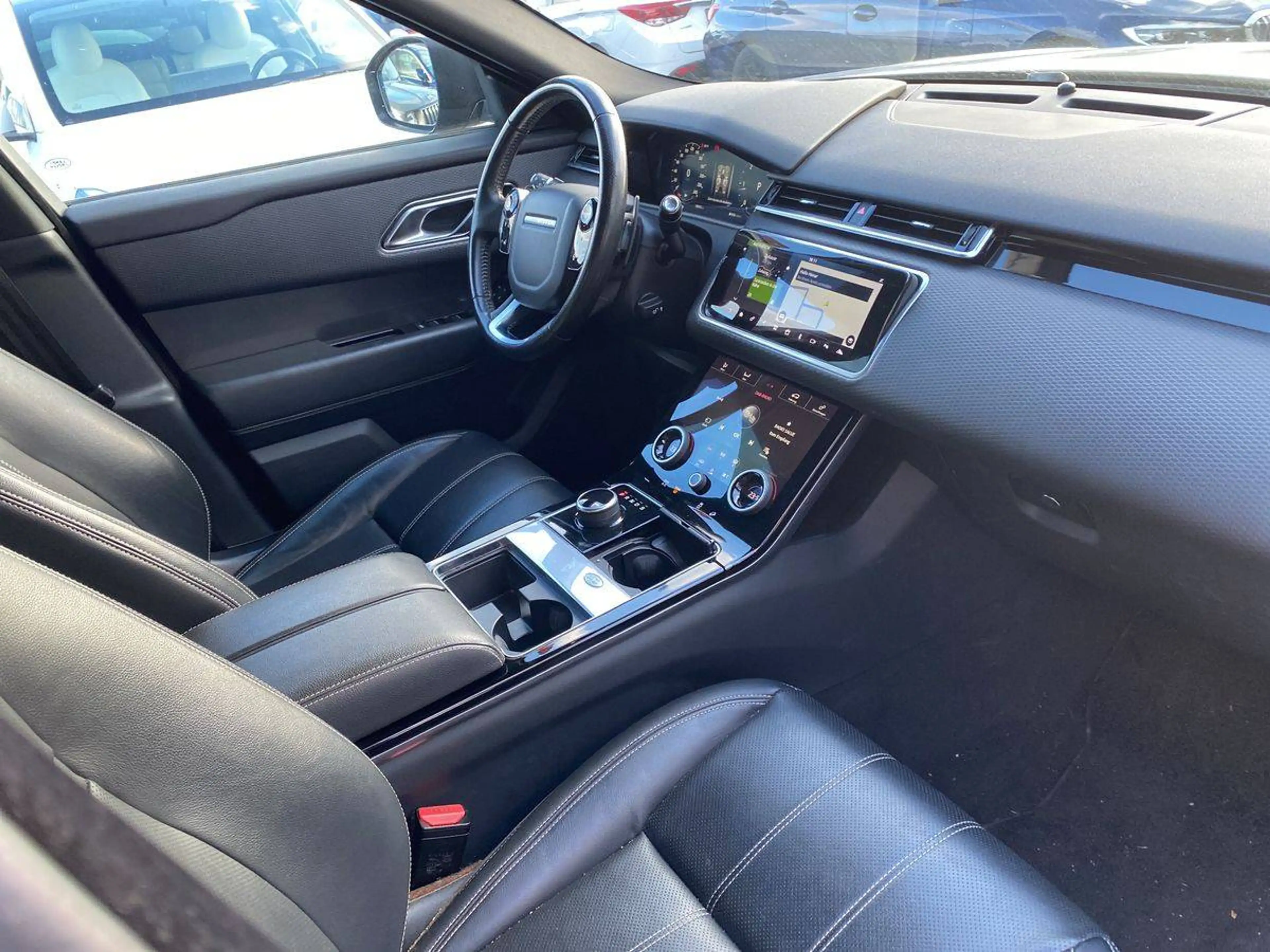 Land Rover Range Rover Velar S — photo 9