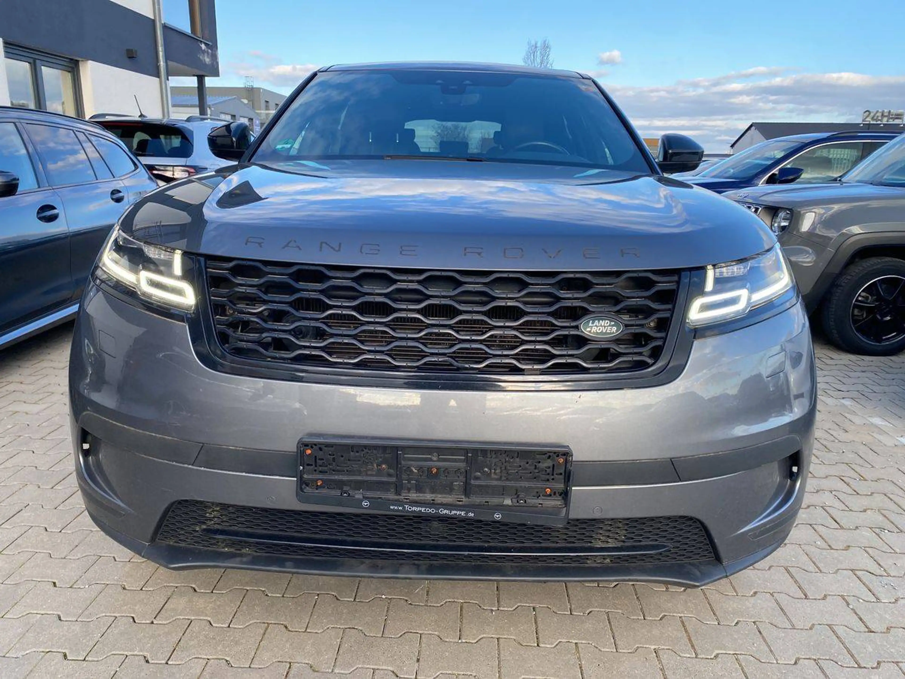 Land Rover Range Rover Velar S — photo 7