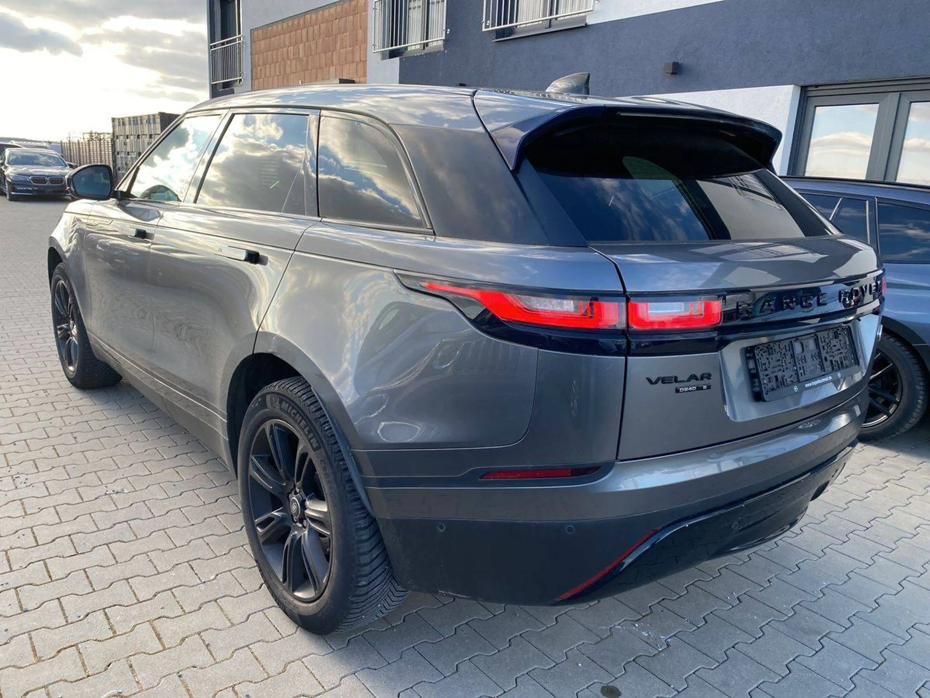 Land Rover Range Rover Velar S — photo 2