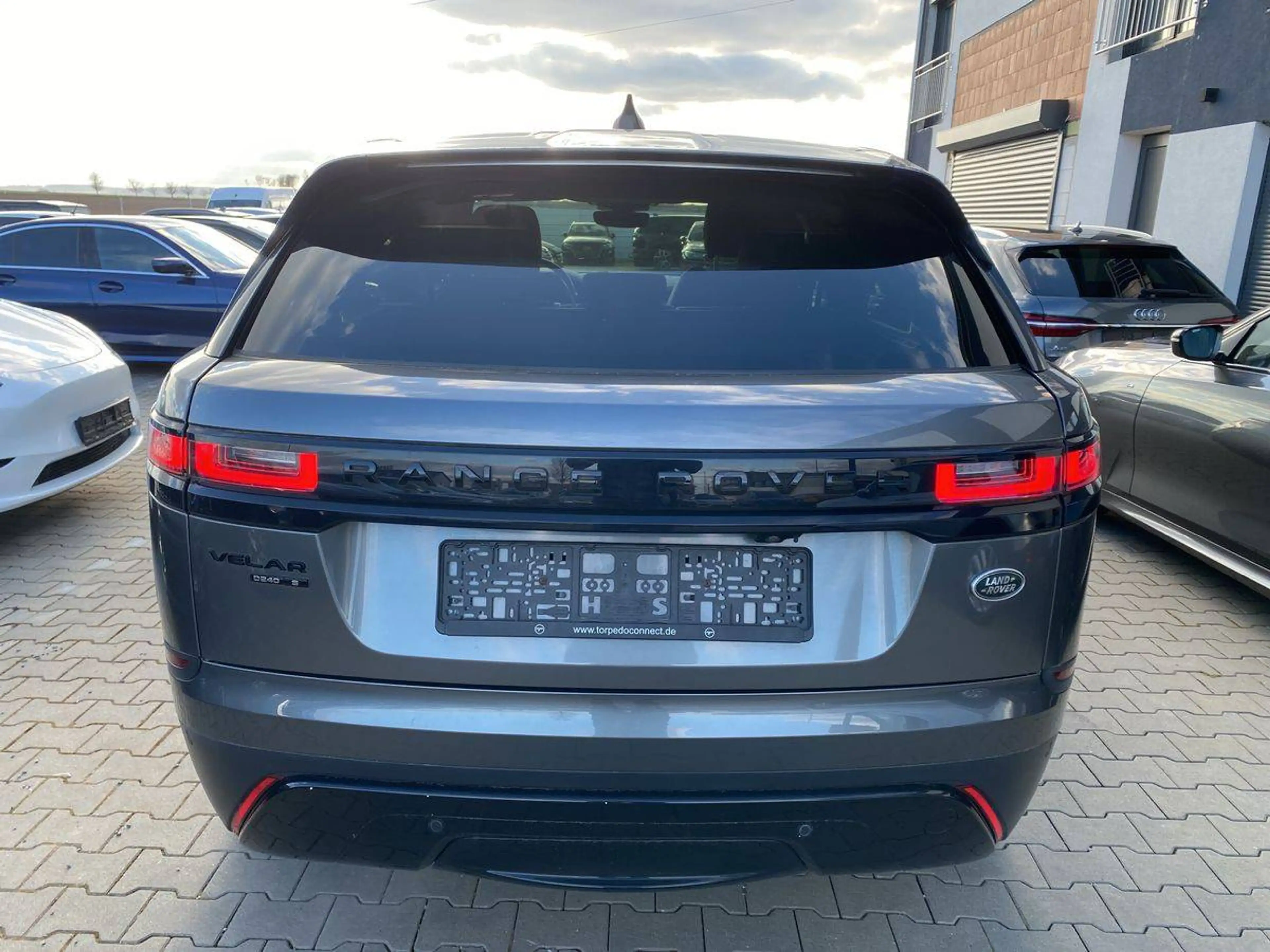 Land Rover Range Rover Velar S — photo 4