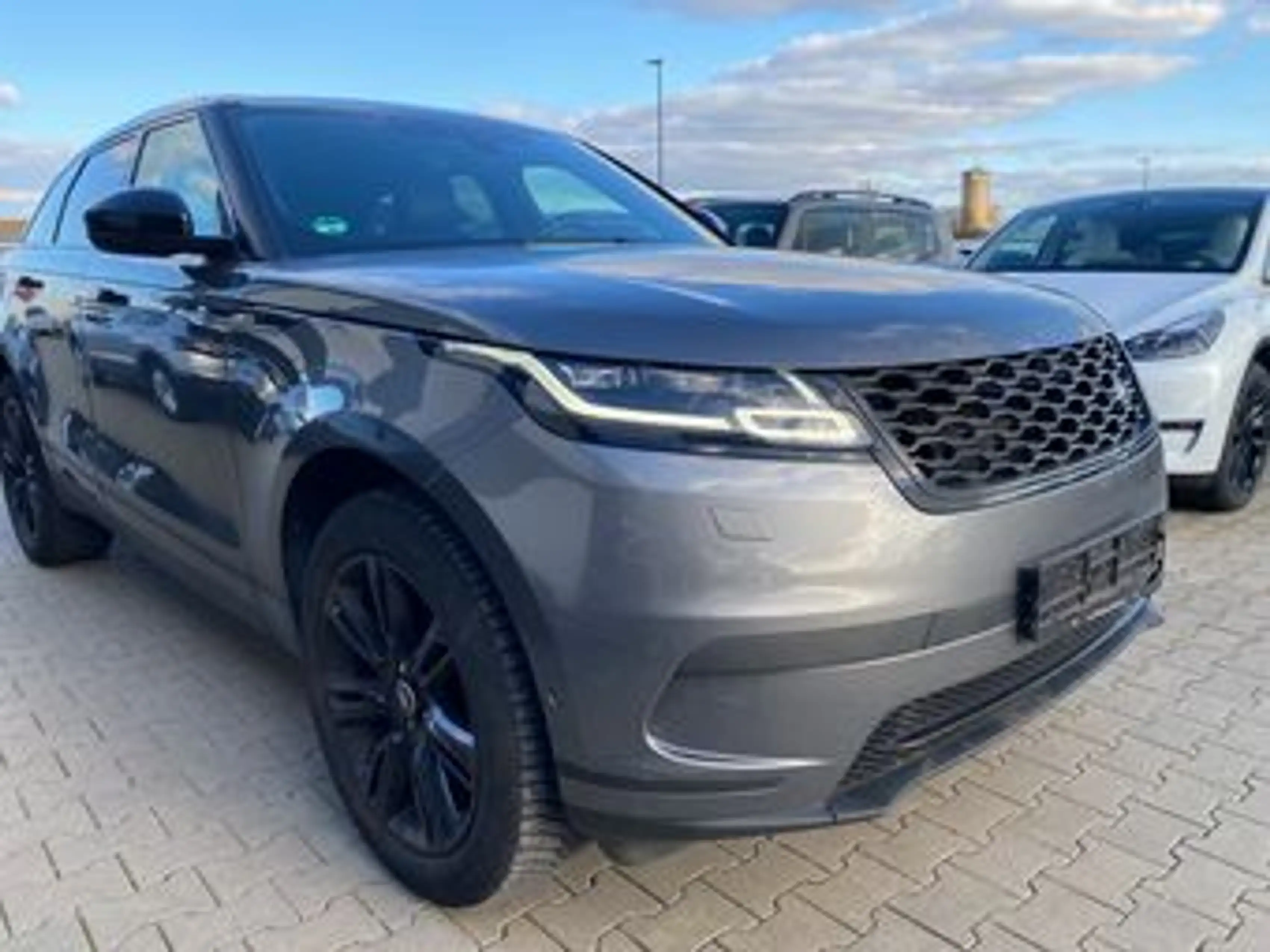 Land Rover Range Rover Velar S — photo 6