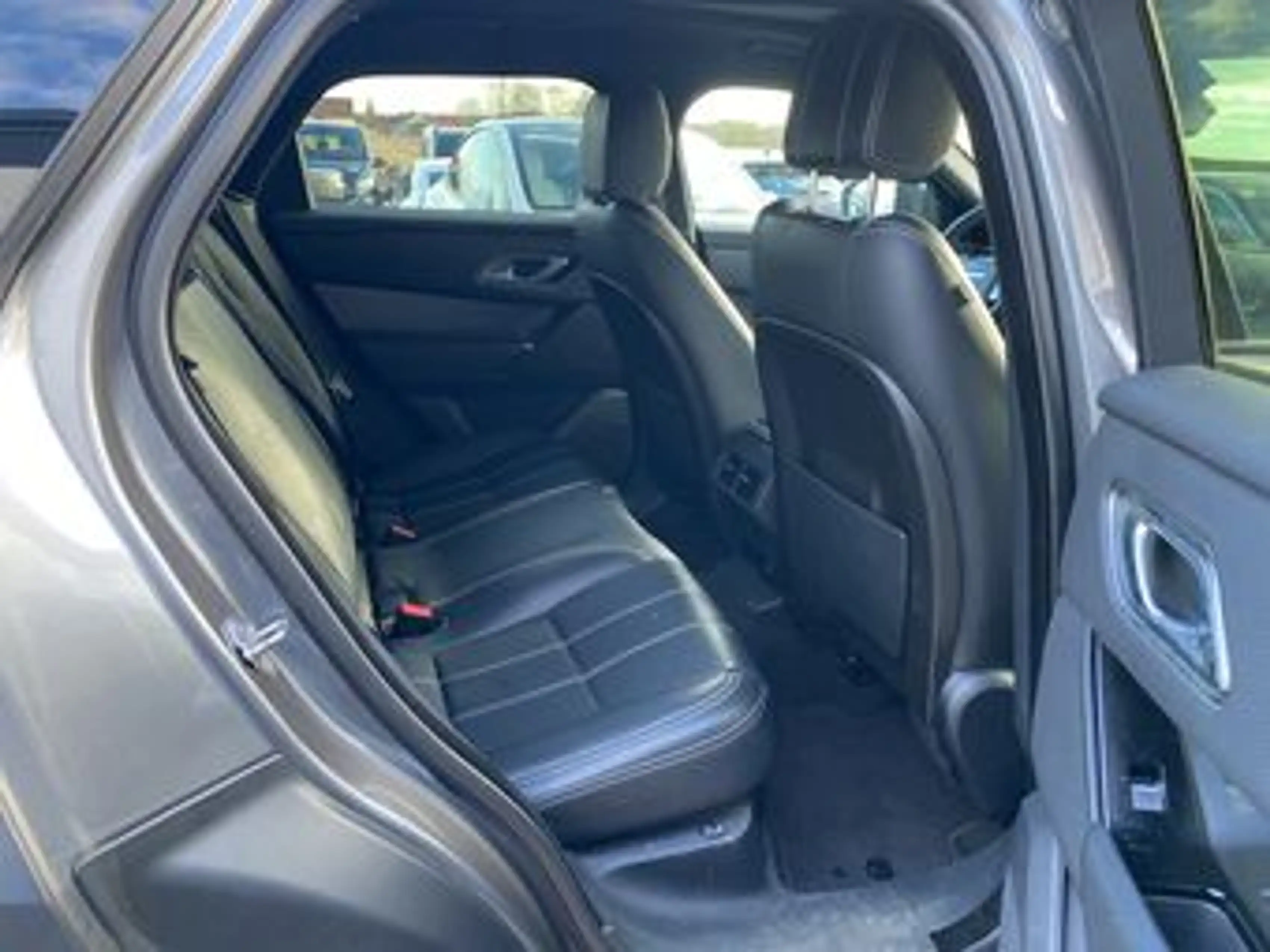 Land Rover Range Rover Velar S — photo 8