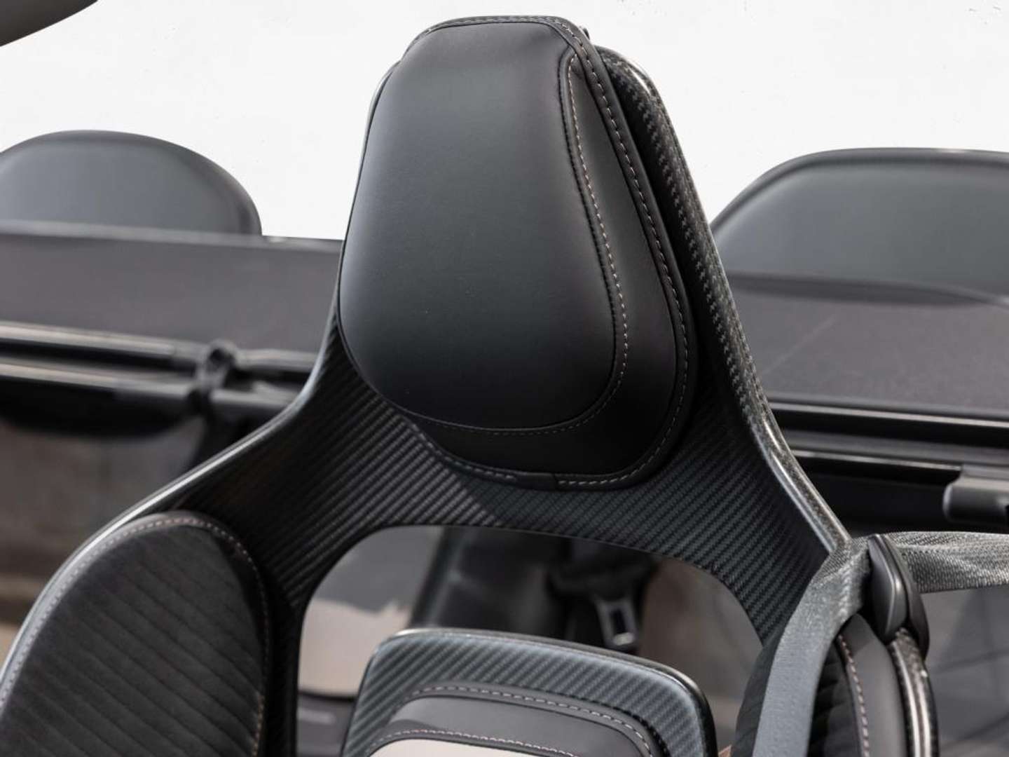 Aston Martin DBS Volante 770 Ultimate -  - Joinsteer - #3