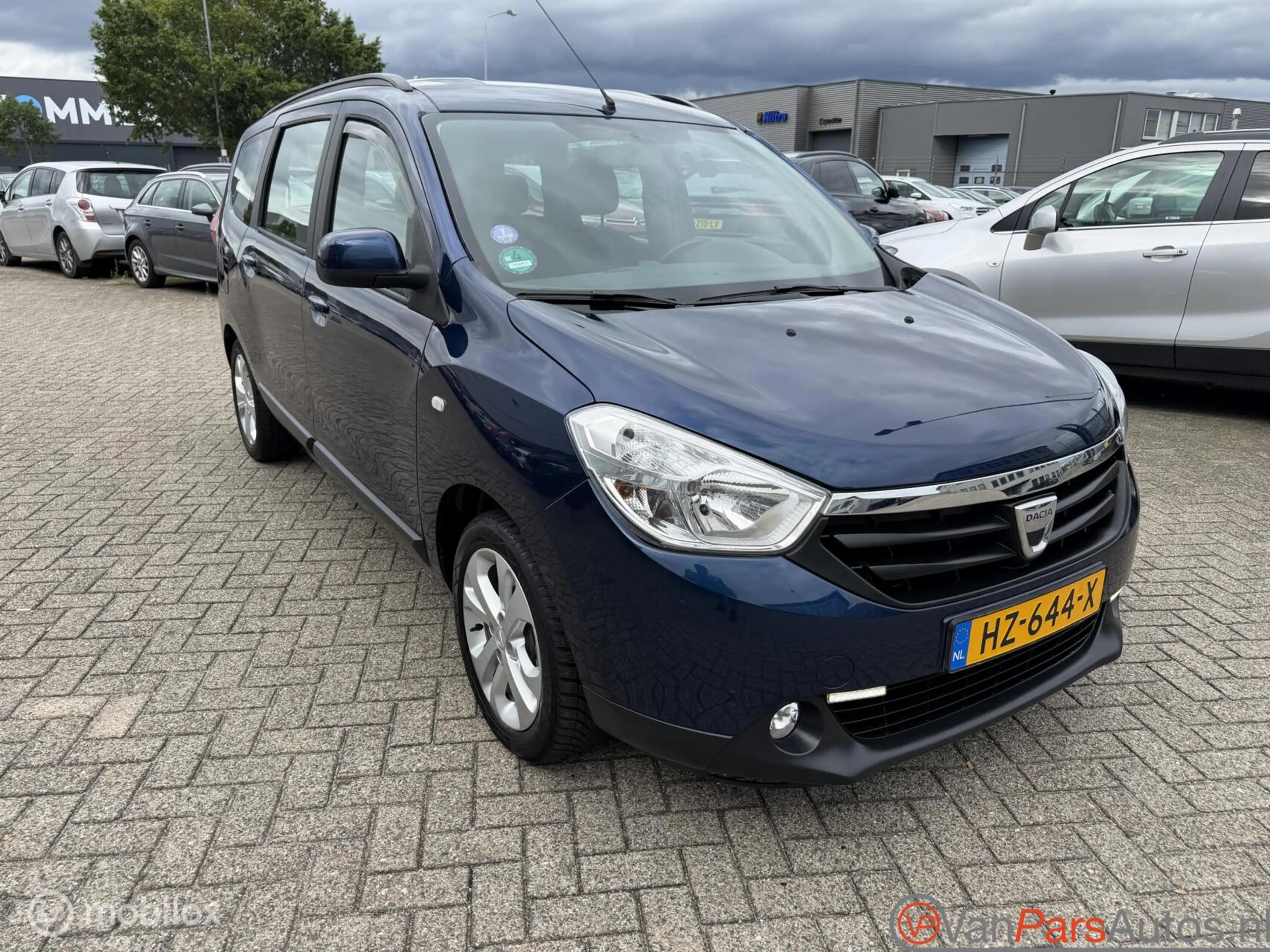 Dacia Lodgy 1.2 TCe Lauréate 5p.Airco,Cruise,Trekhaak,P.sensor — photo 3