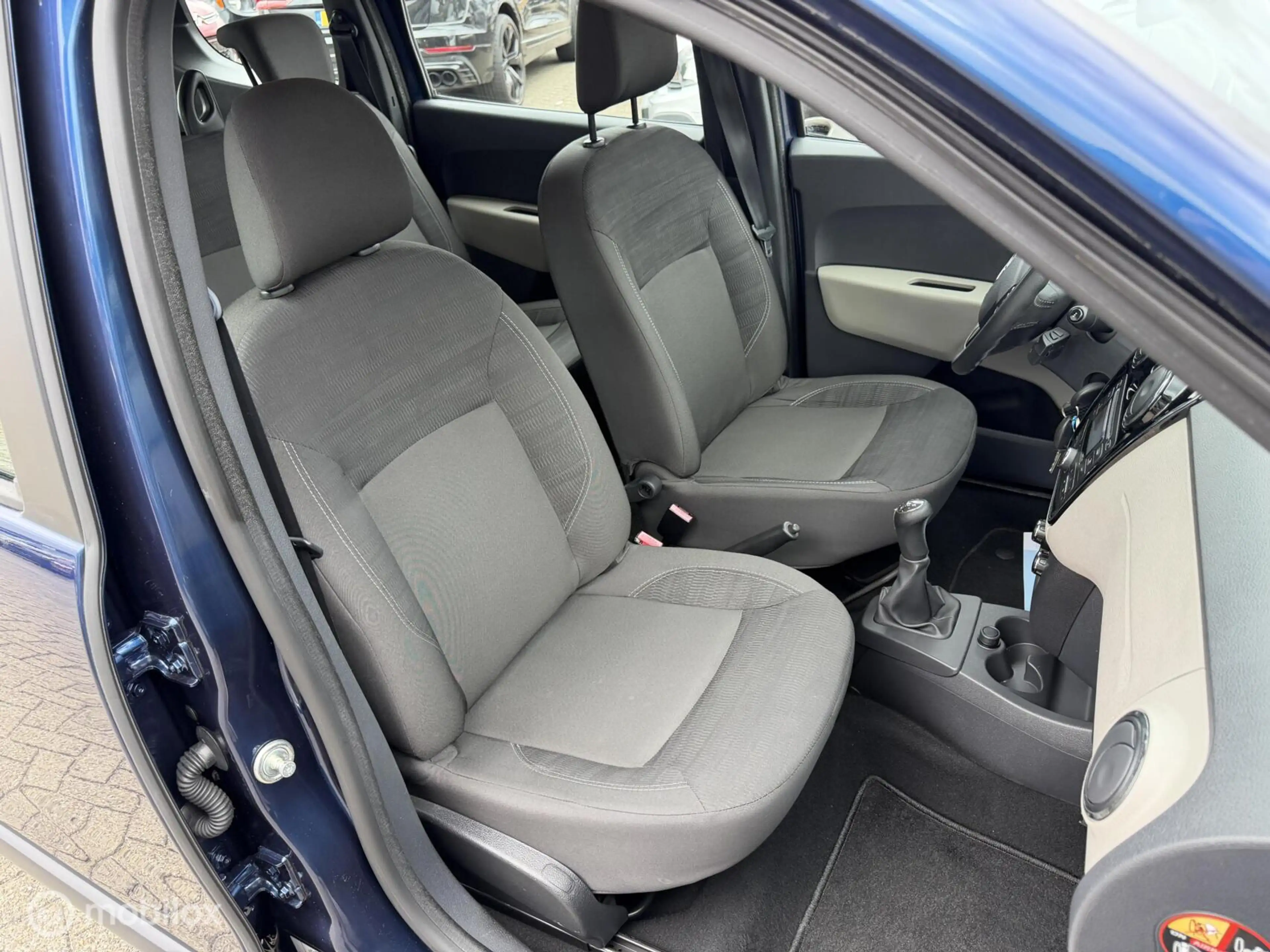 Dacia Lodgy 1.2 TCe Lauréate 5p.Airco,Cruise,Trekhaak,P.sensor — photo 4