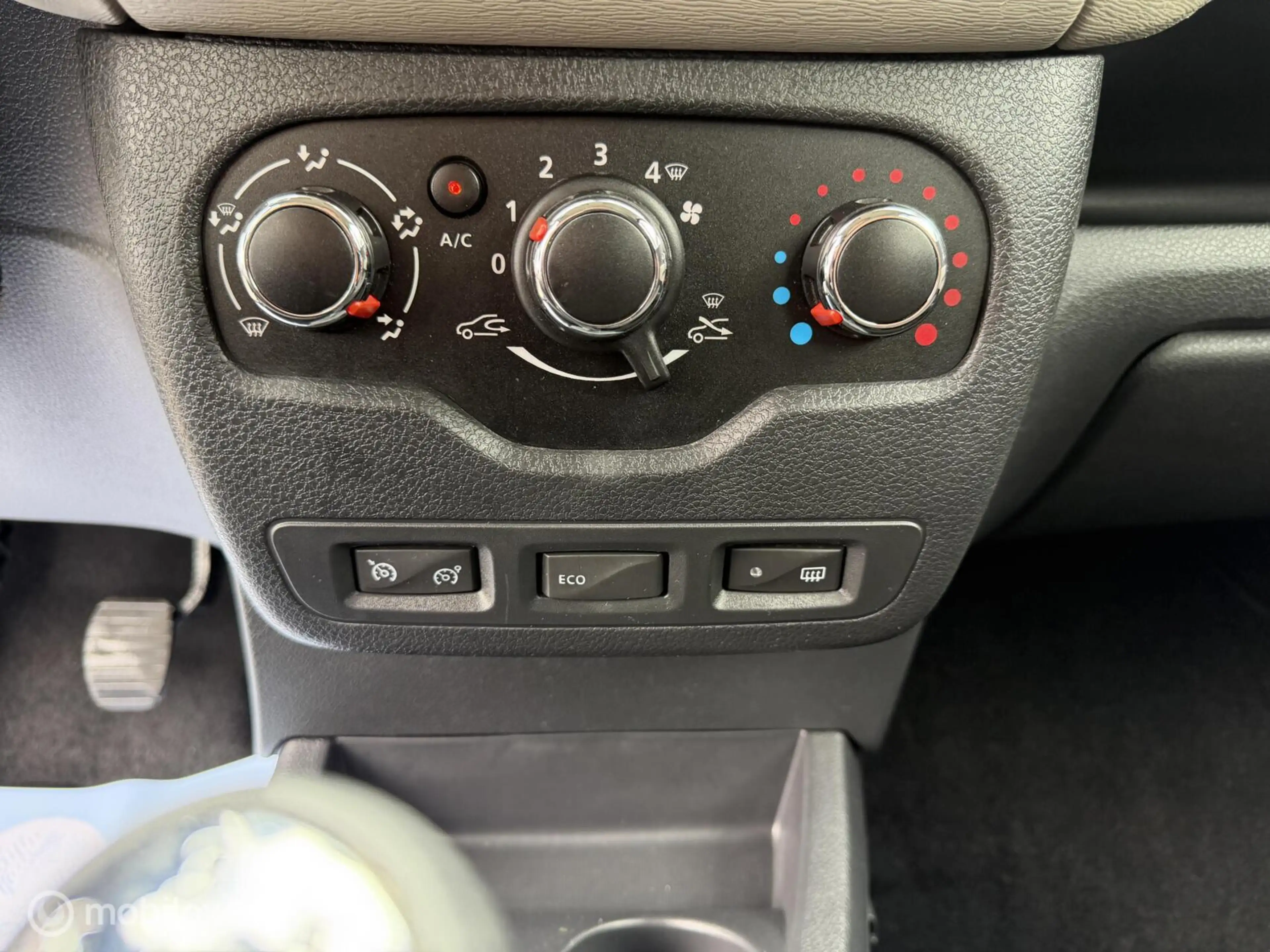 Dacia Lodgy 1.2 TCe Lauréate 5p.Airco,Cruise,Trekhaak,P.sensor — photo 7