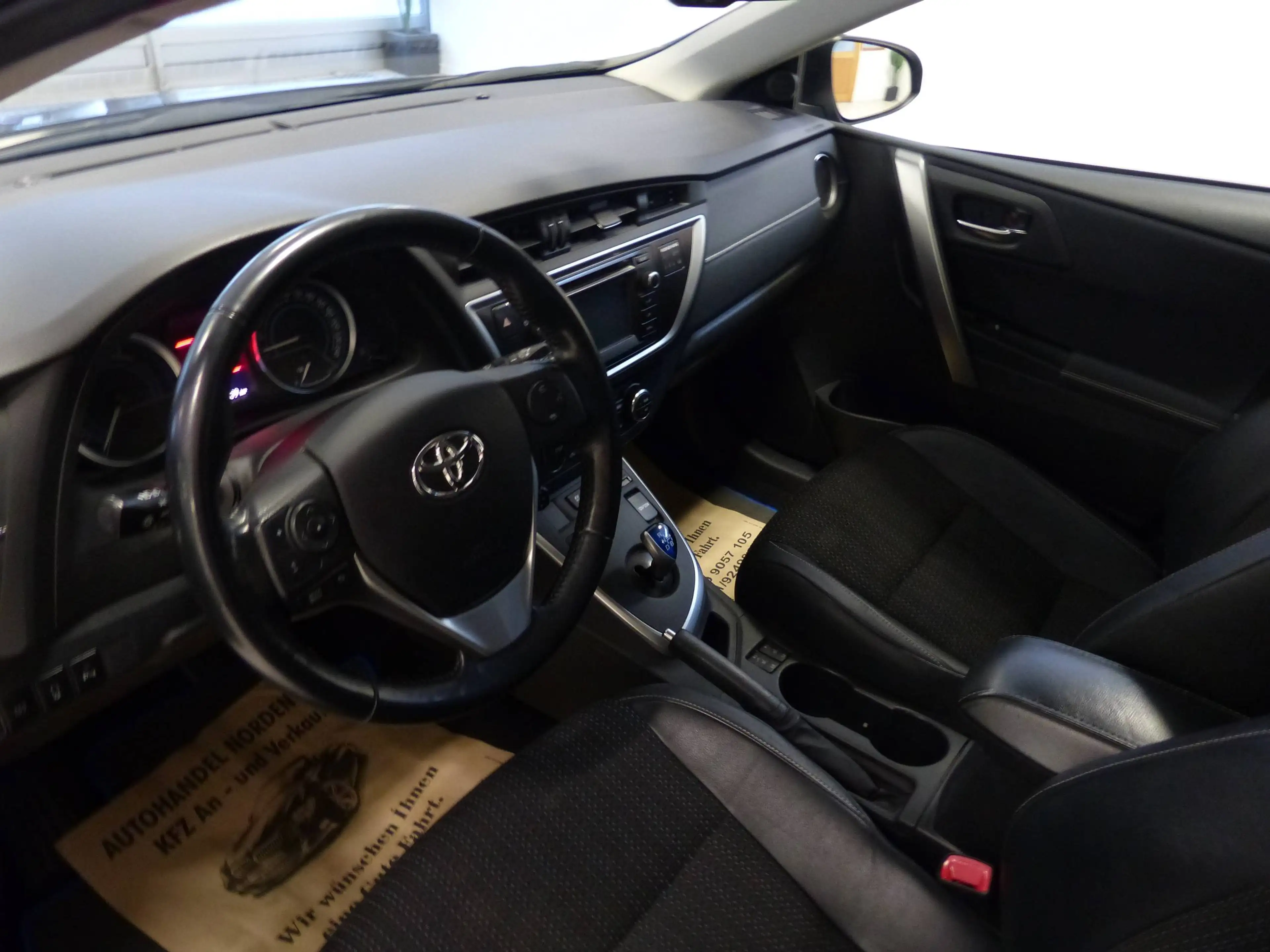 Toyota Auris 1.8 Hybrid Executive*AUTOMATIK*NAVI*SHZ*TÜV 08/2028* — photo 10