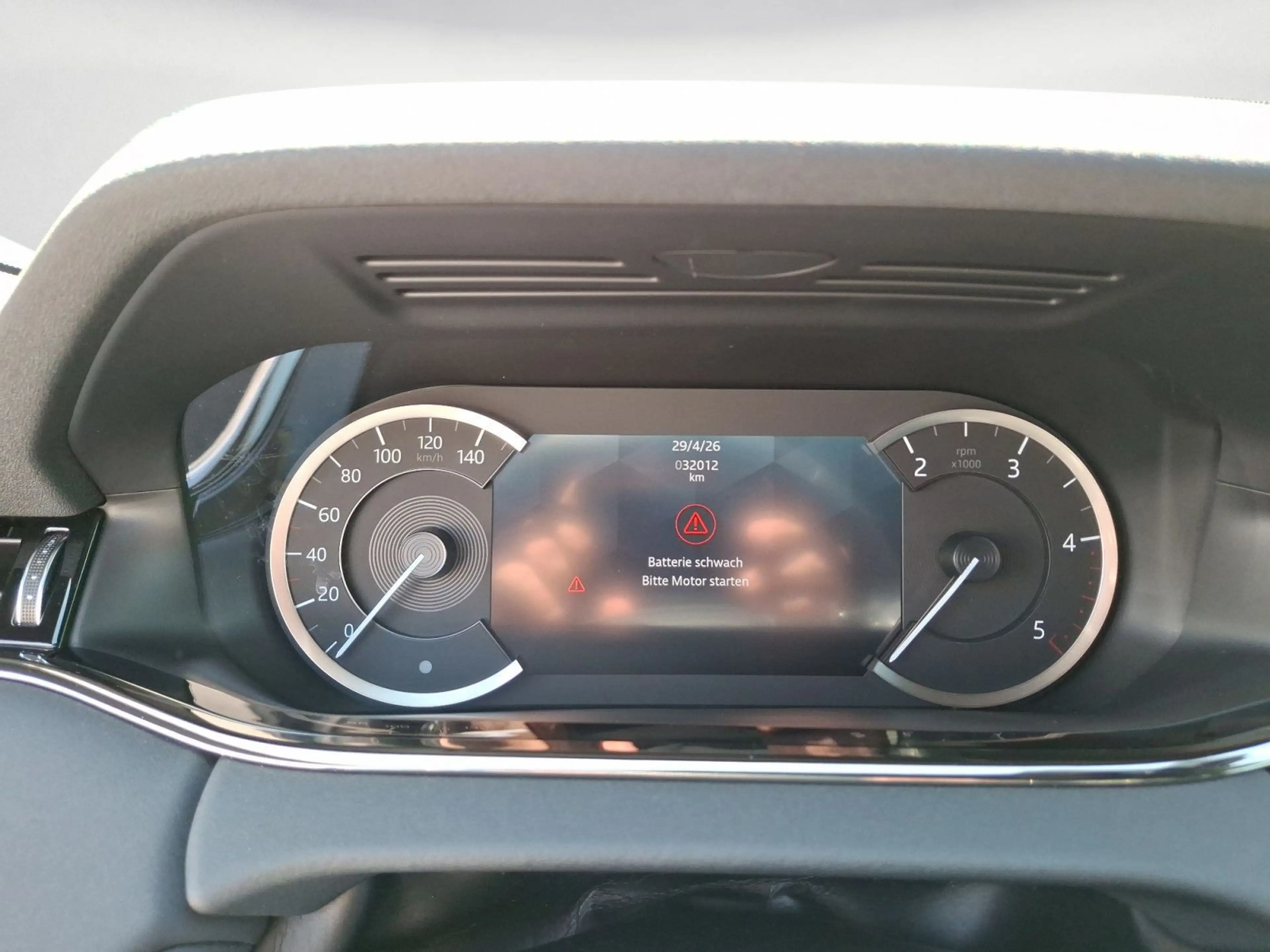Land Rover Range Rover Evoque D165 R-DYNAMIC SE AWD Automat — photo 9