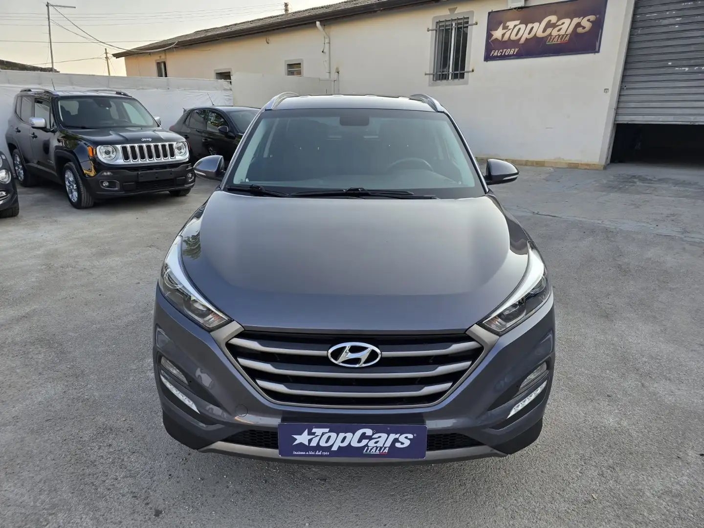 Hyundai TUCSON 1.7 CRDi Comfort 116 cv -2015 Grigio - 1