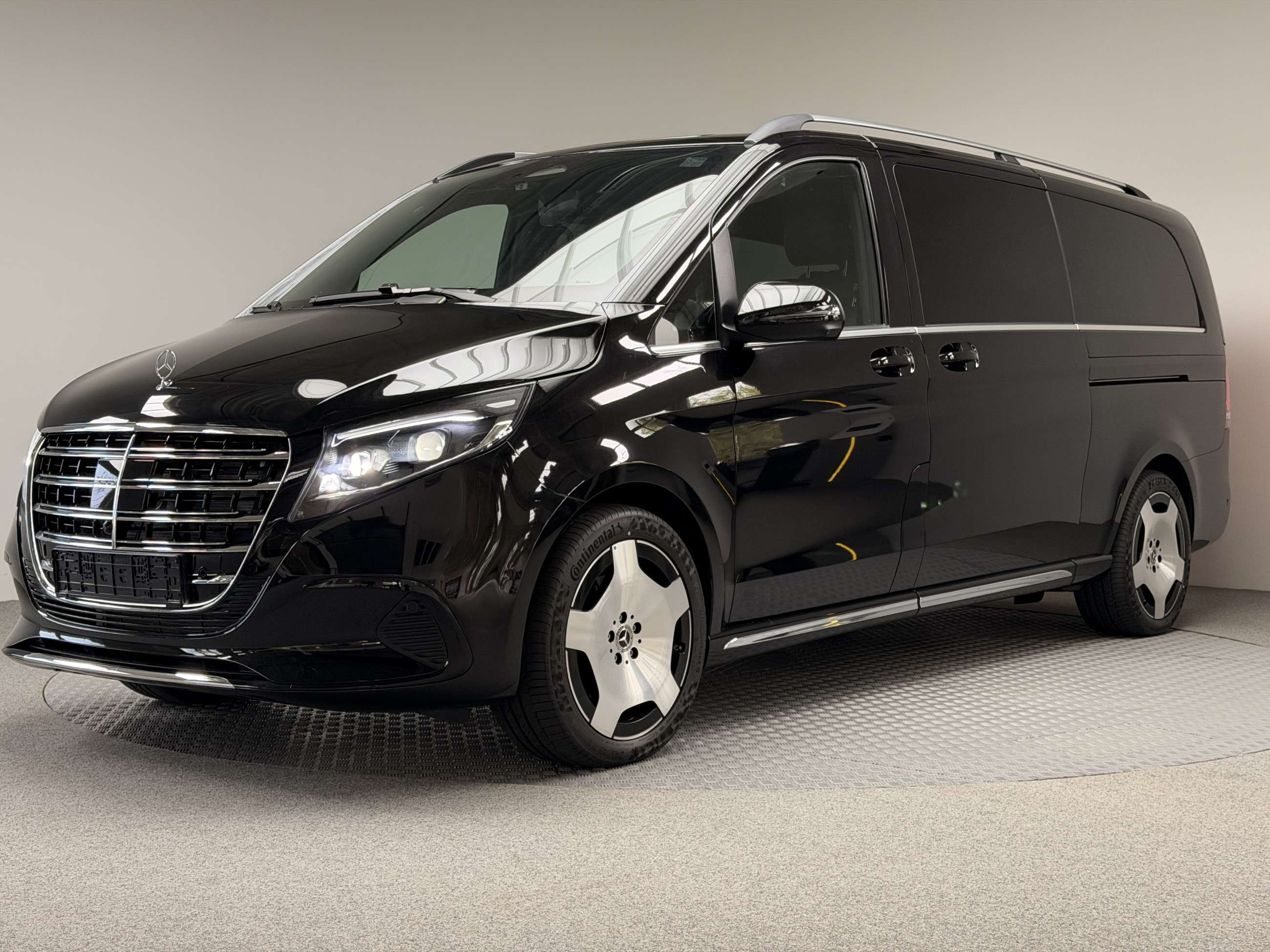 Second hand Mercedes Benz V-Class 300