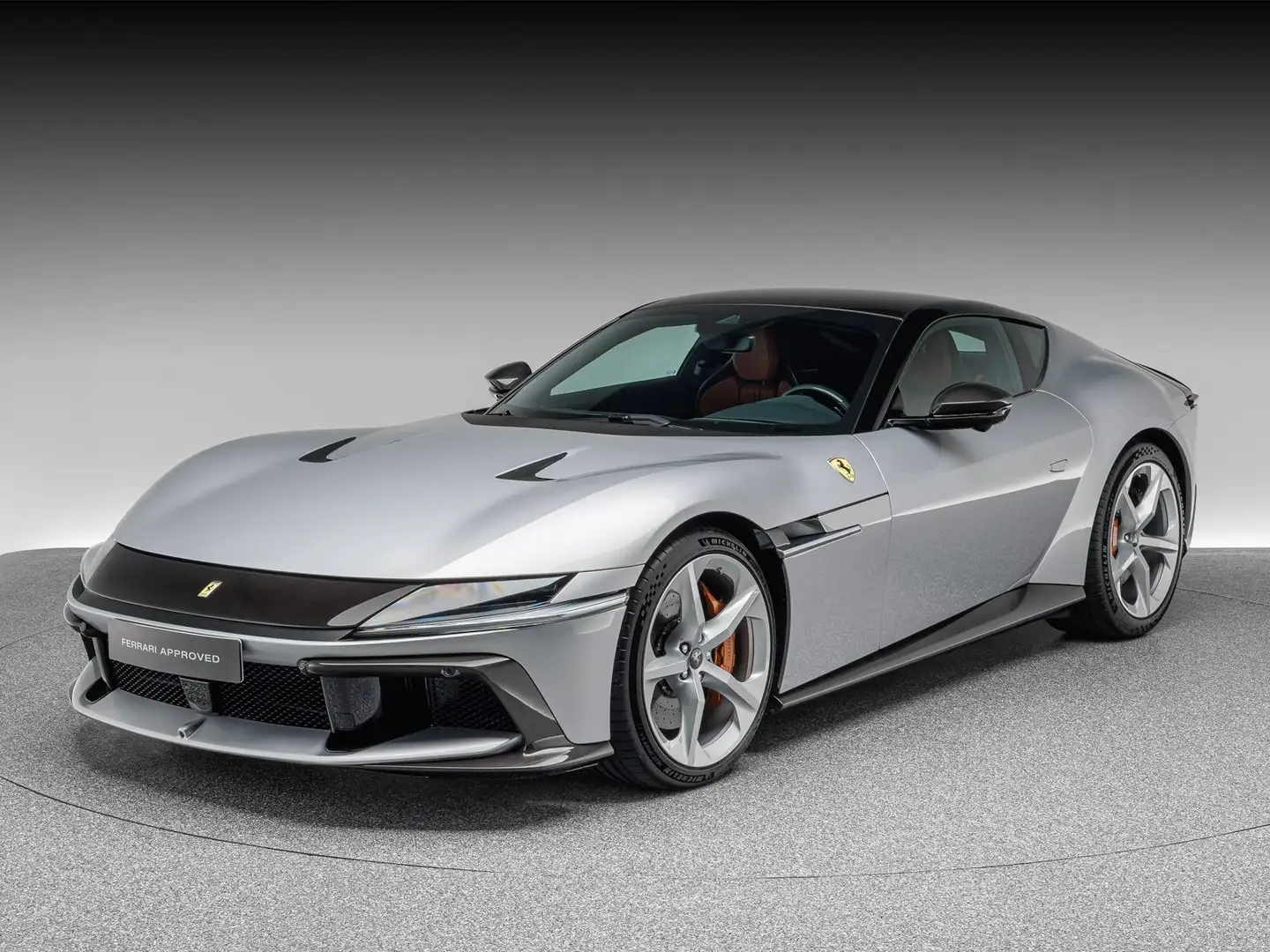 Ferrari 12 Cilindri 12Cilindri Silber - 1