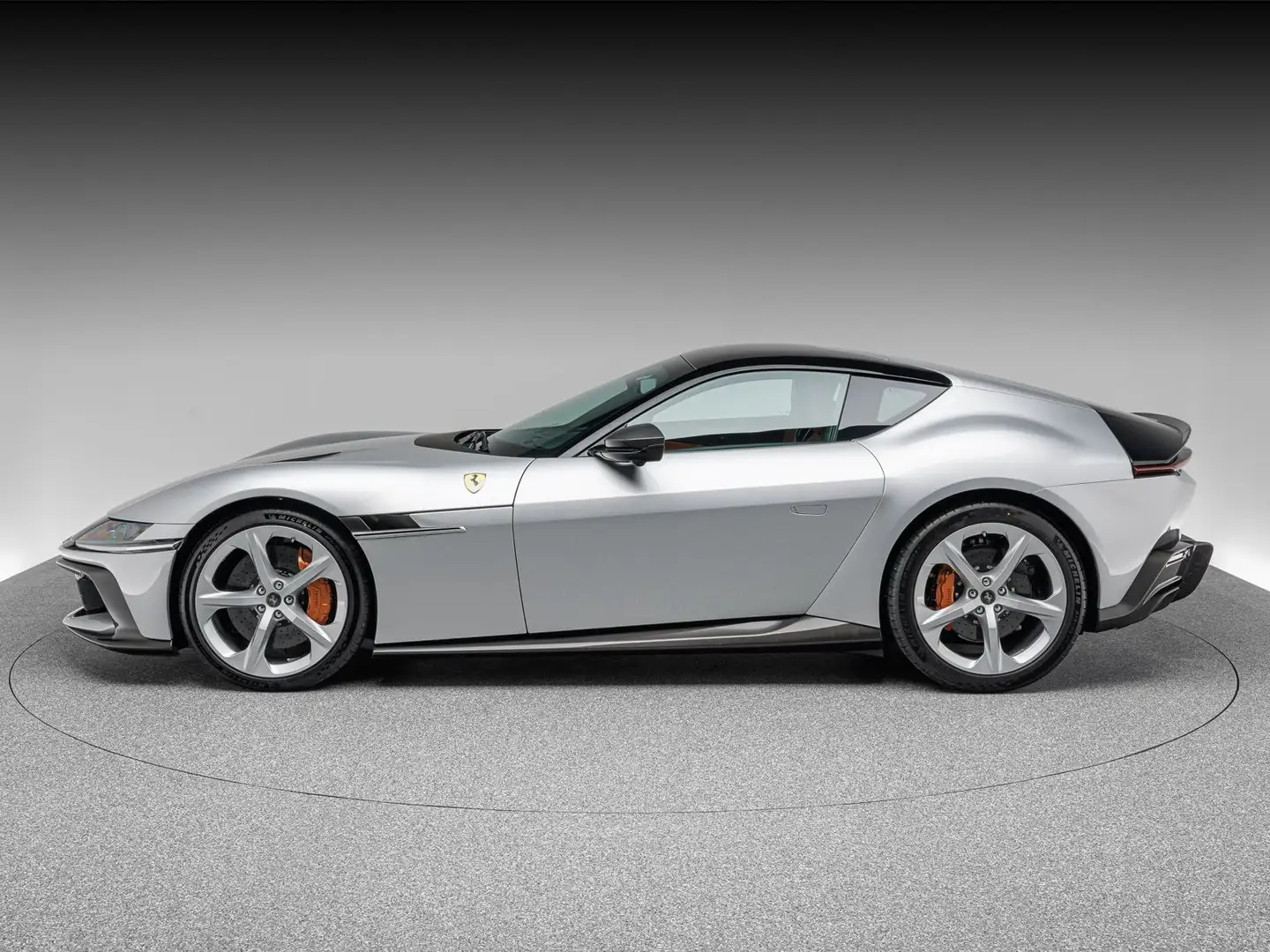 Ferrari 12 Cilindri 12Cilindri Silber - 2