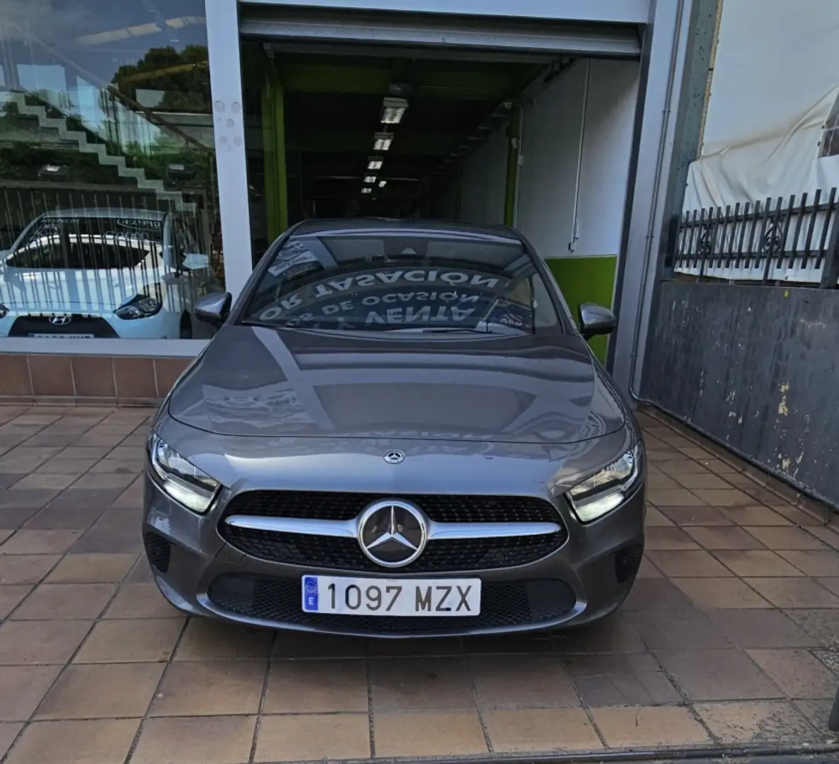 Mercedes-Benz A 180 180d Gris - 1