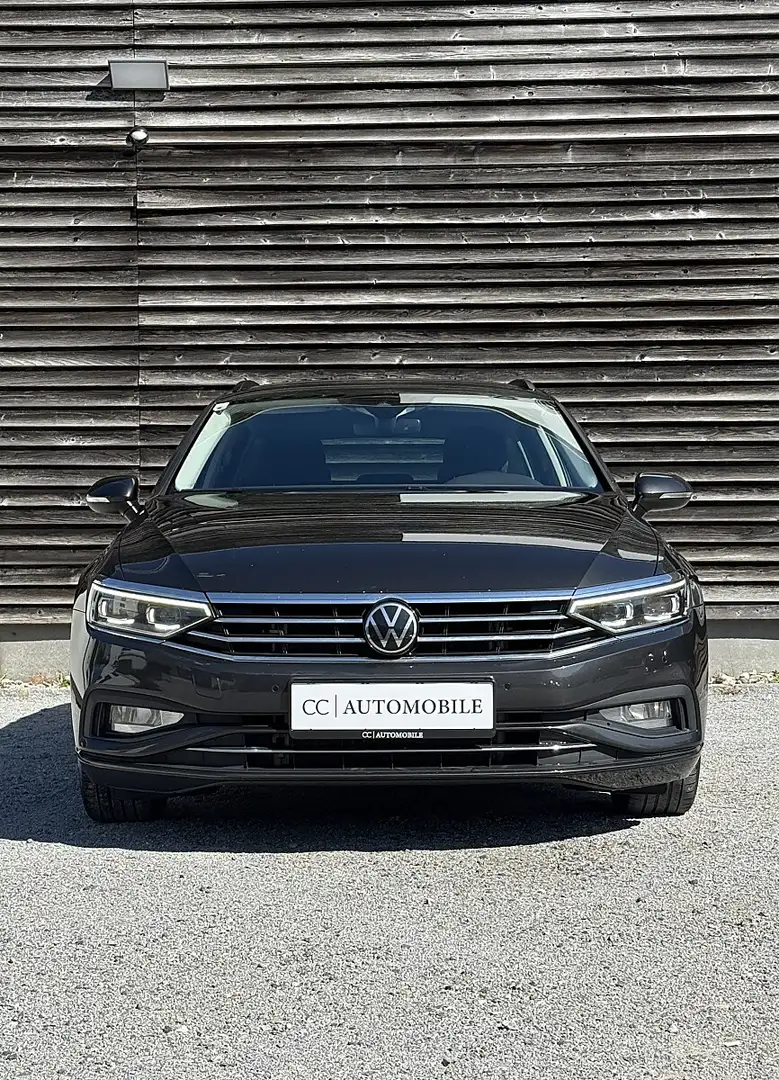 Volkswagen Passat Variant Business 2,0 SCR TDI DSG Grau - 1