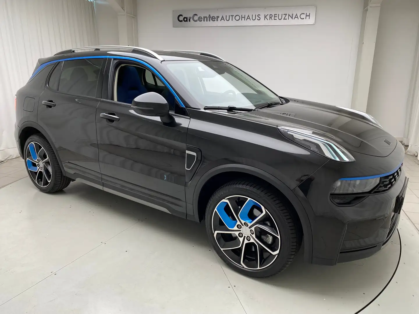 Lynk & Co 01 01 PHEV 1.5 Plug-in-Hybrid Automatik 360° Zwart - 1