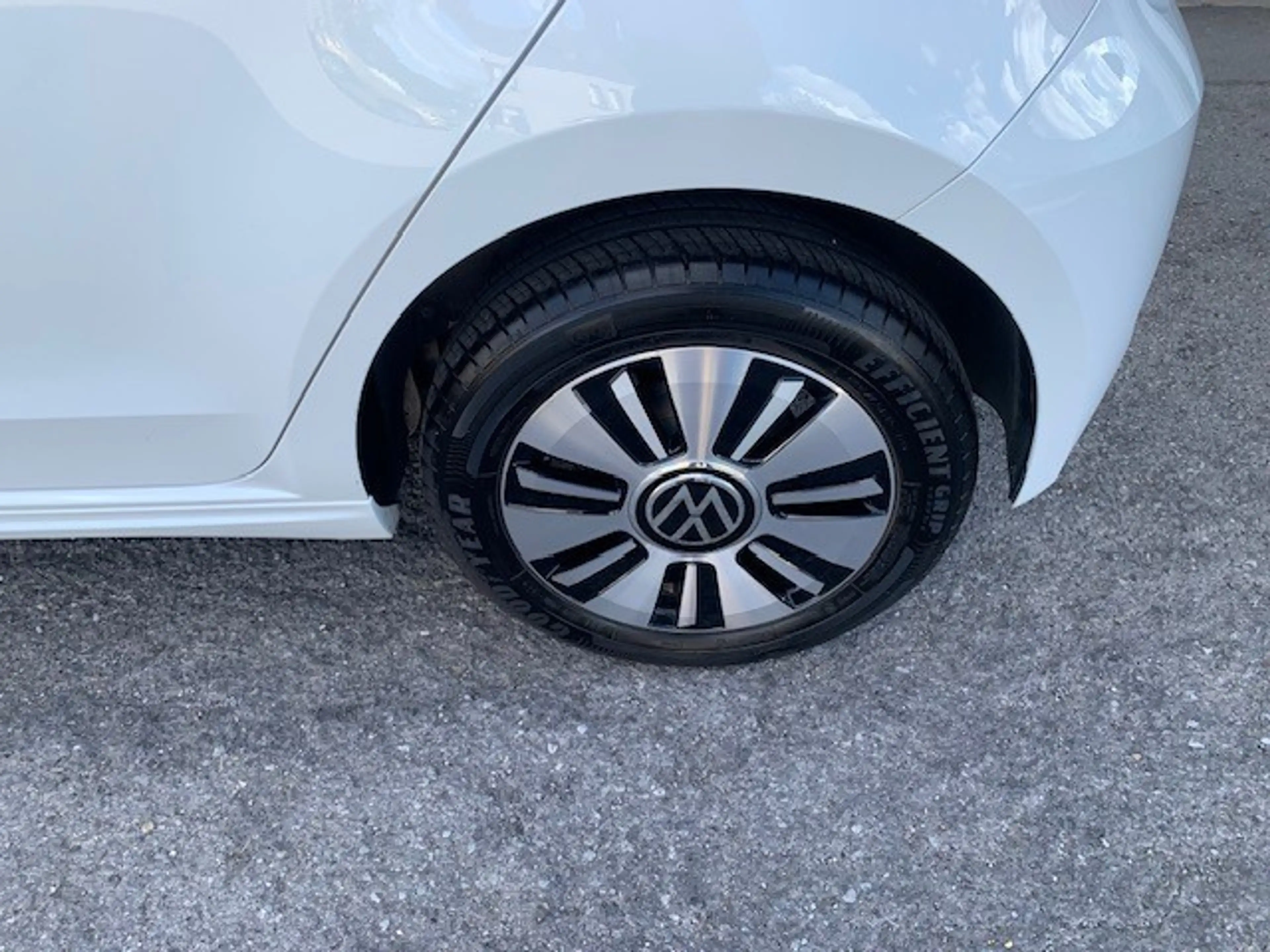Volkswagen e-up! 83cv — photo 4