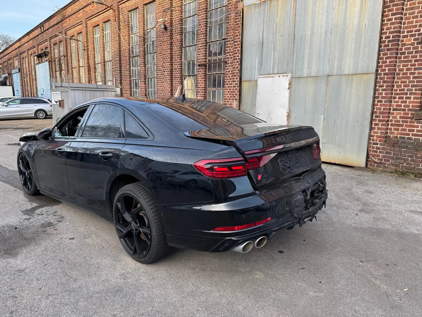 Audi S8 4.0 TFSI quattro Brandschaden von Außen Leder Noir - 2