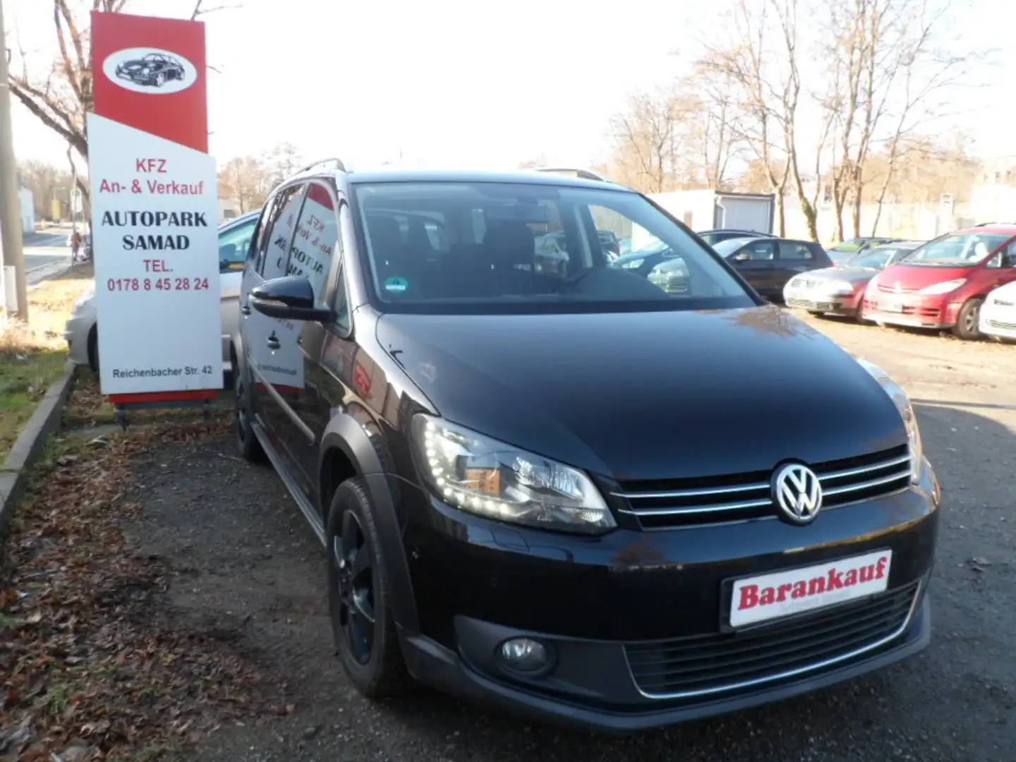 Volkswagen Cross Touran 2.0 TDI DPF crna - 1