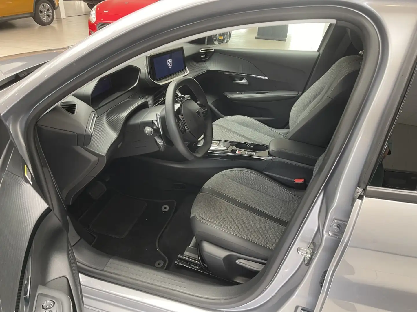 Peugeot 208 Hybrid e-DCS6 Allure [ACCESS PACK | CAMERA | NAVIG Argent - 2