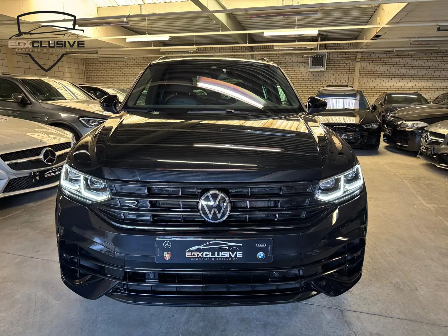Volkswagen Tiguan 2.0 TSI R 75 Edition 4Motion AKRAPOVIC | ACC | LAN Zwart - 2