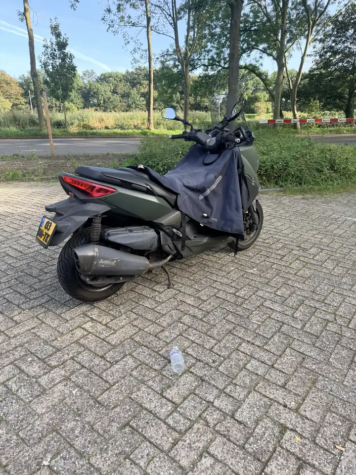 Yamaha X-Max 400
