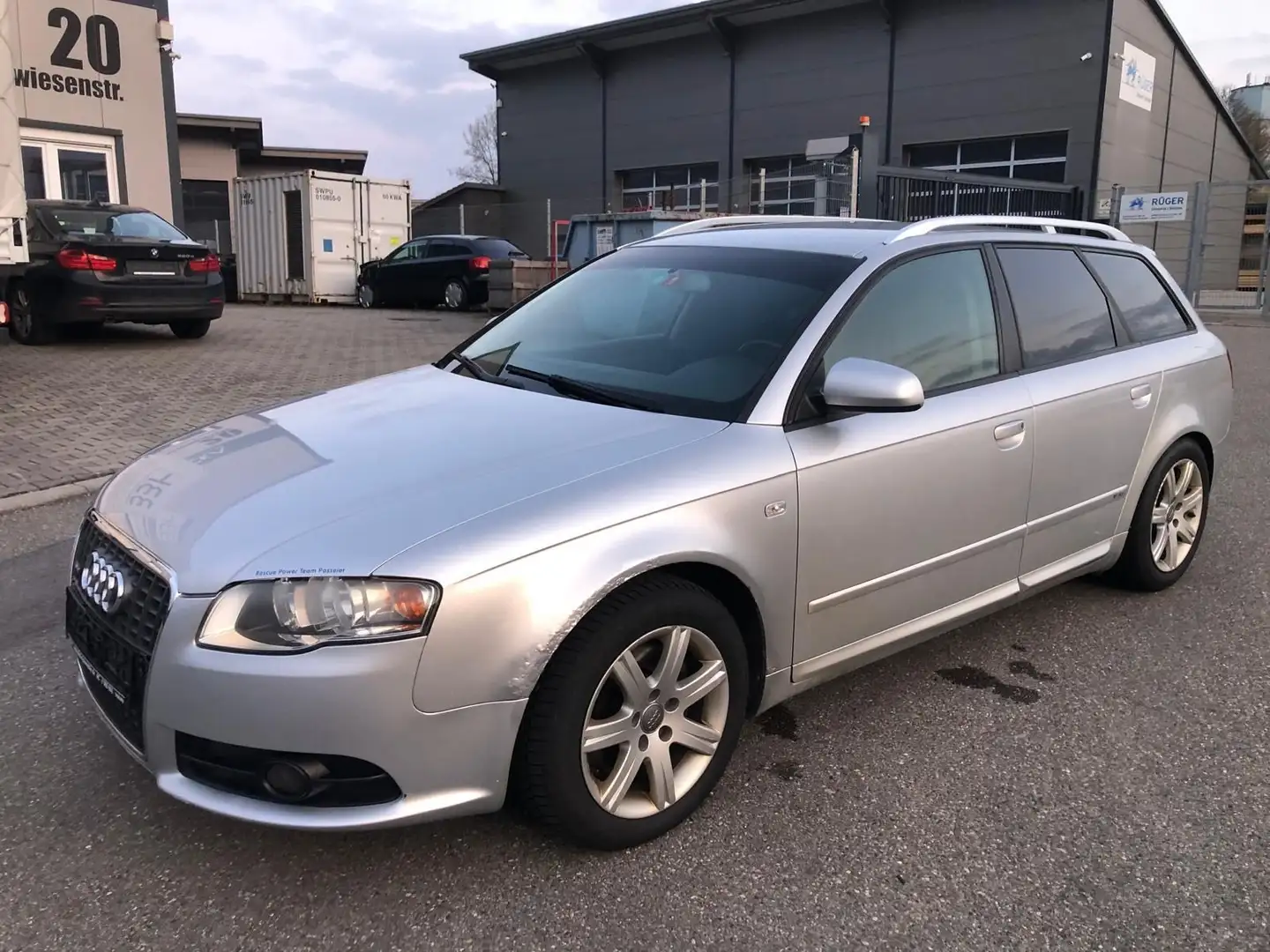 Audi A4 Avant 2.0 TDI Silber - 1