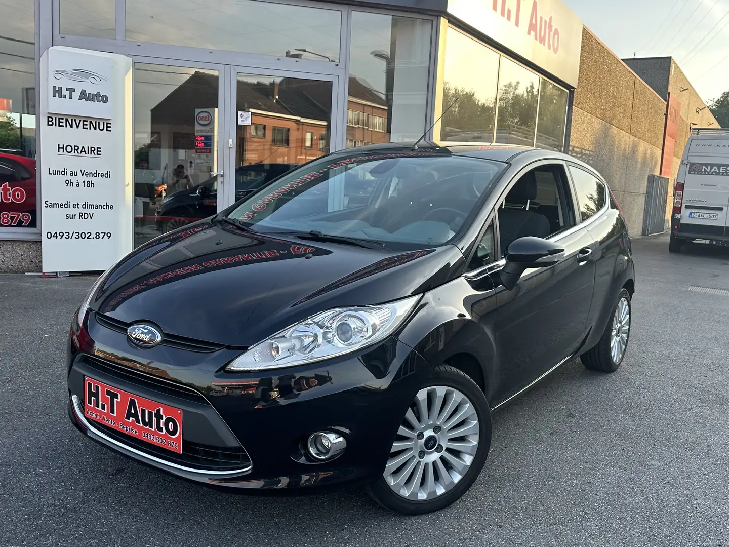 Ford Fiesta 1.4i Titanium/Etat neuf/Airco/Euro5/Garantie 1an - 1
