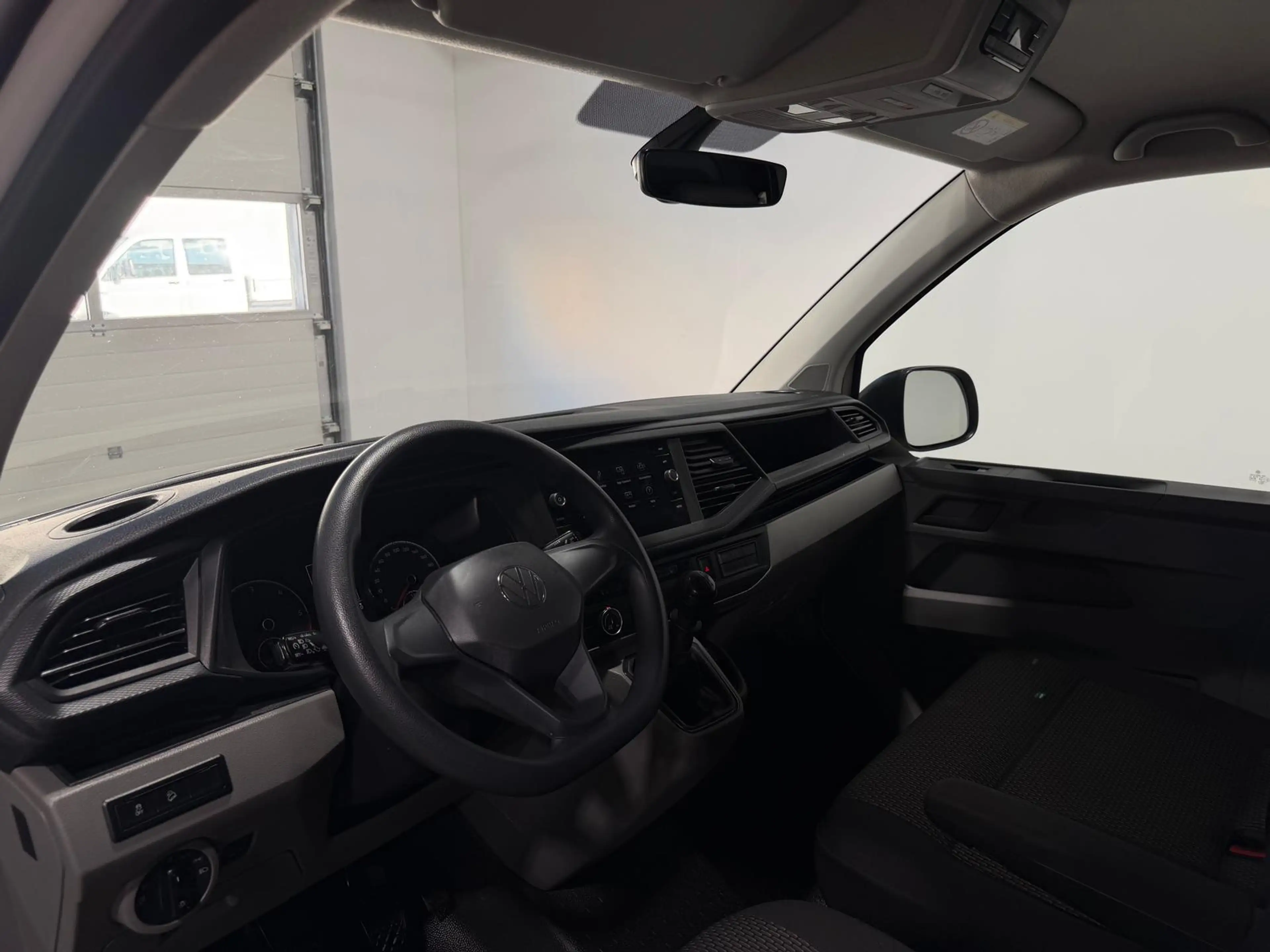 Volkswagen T6.1 Transporter ,4Motion,lang,Navi,Standh,AHK — photo 12