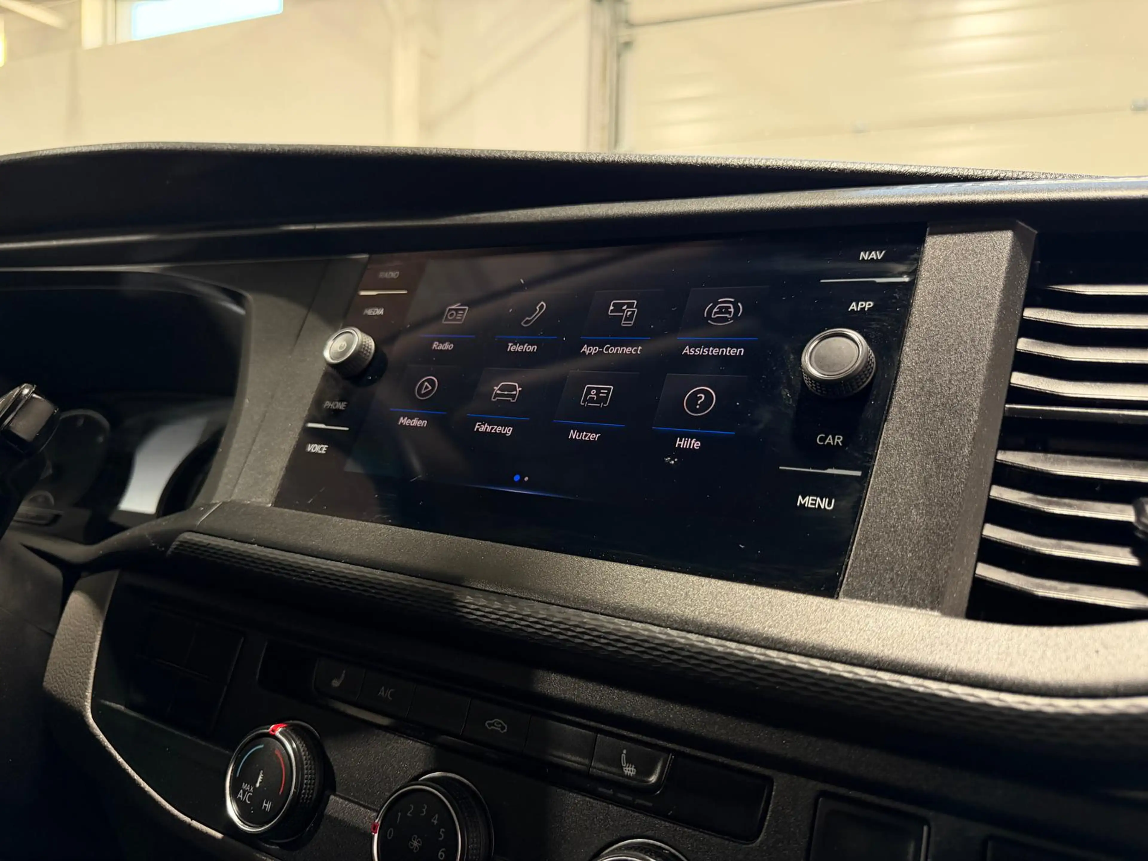 Volkswagen T6.1 Transporter ,4Motion,lang,Navi,Standh,AHK — photo 11