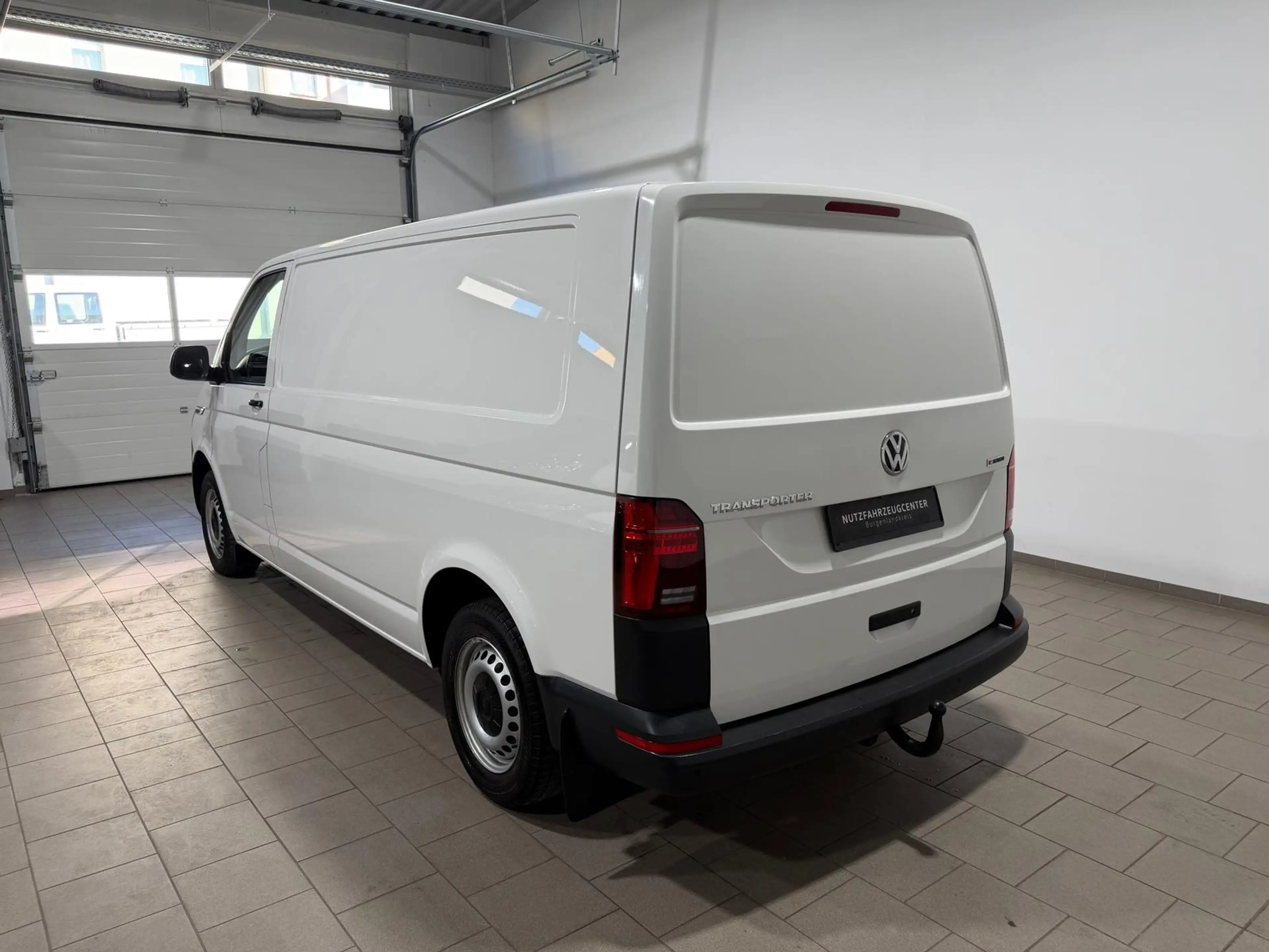Volkswagen T6.1 Transporter ,4Motion,lang,Navi,Standh,AHK — photo 4