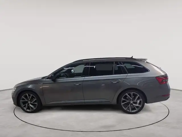 Skoda Superb view 6