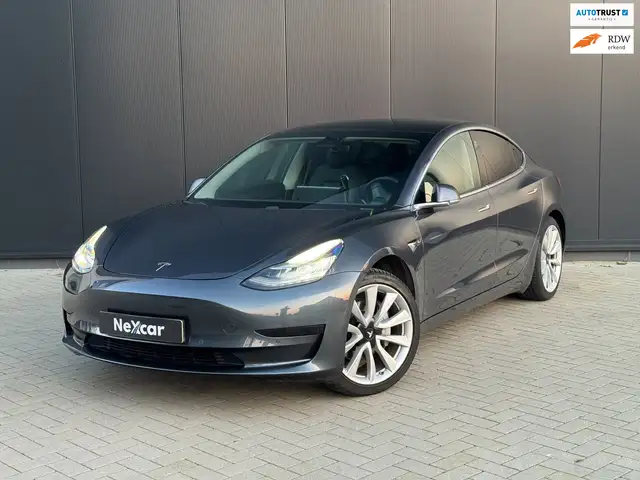 Tesla Model 3 Tesla Model 3 Standard Plus (306pk) | Performance