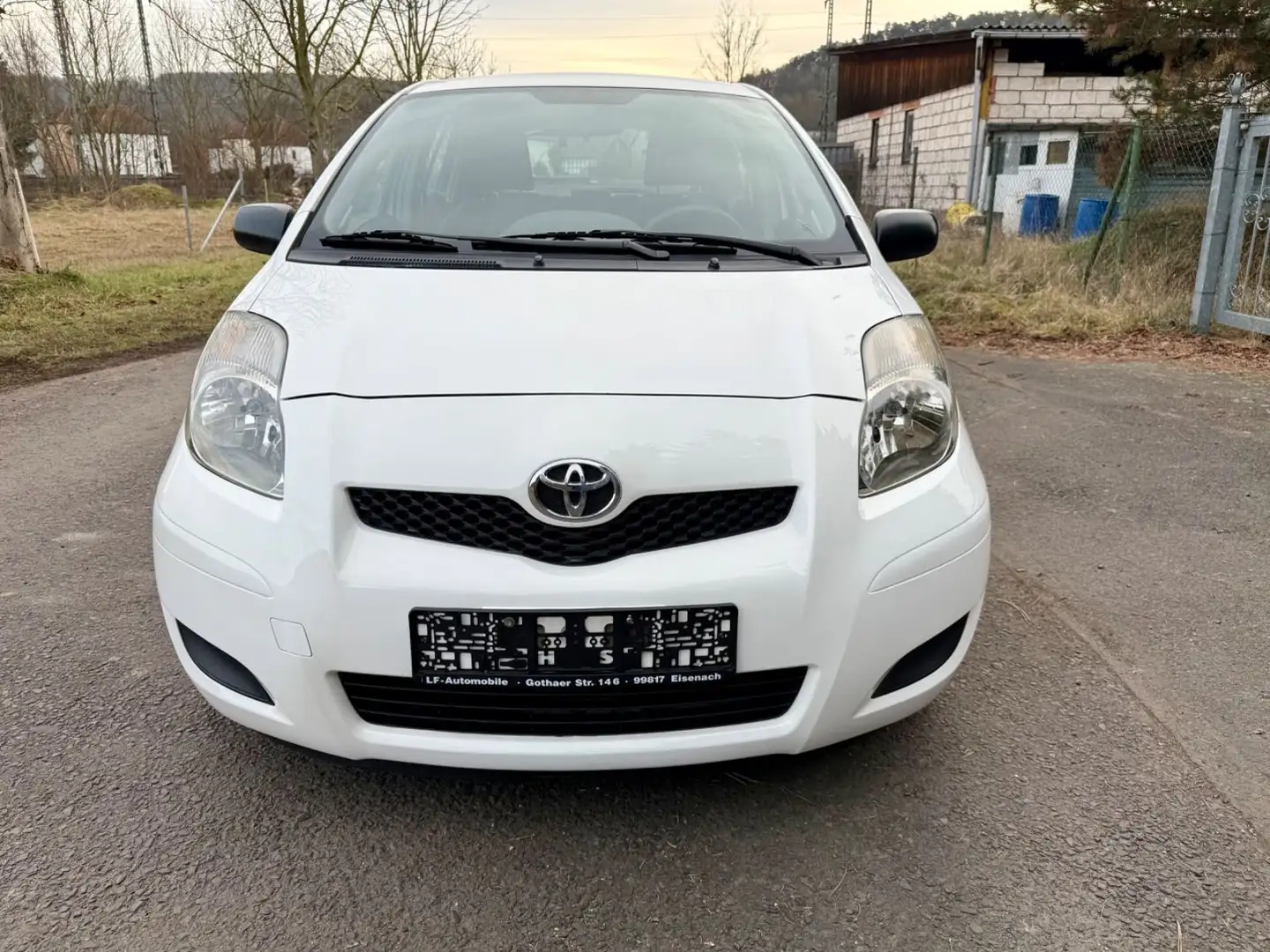 Toyota Yaris 1,33-l-Dual-VVT-i Cool 2. Hand/Klima/ZV... Blanc - 2