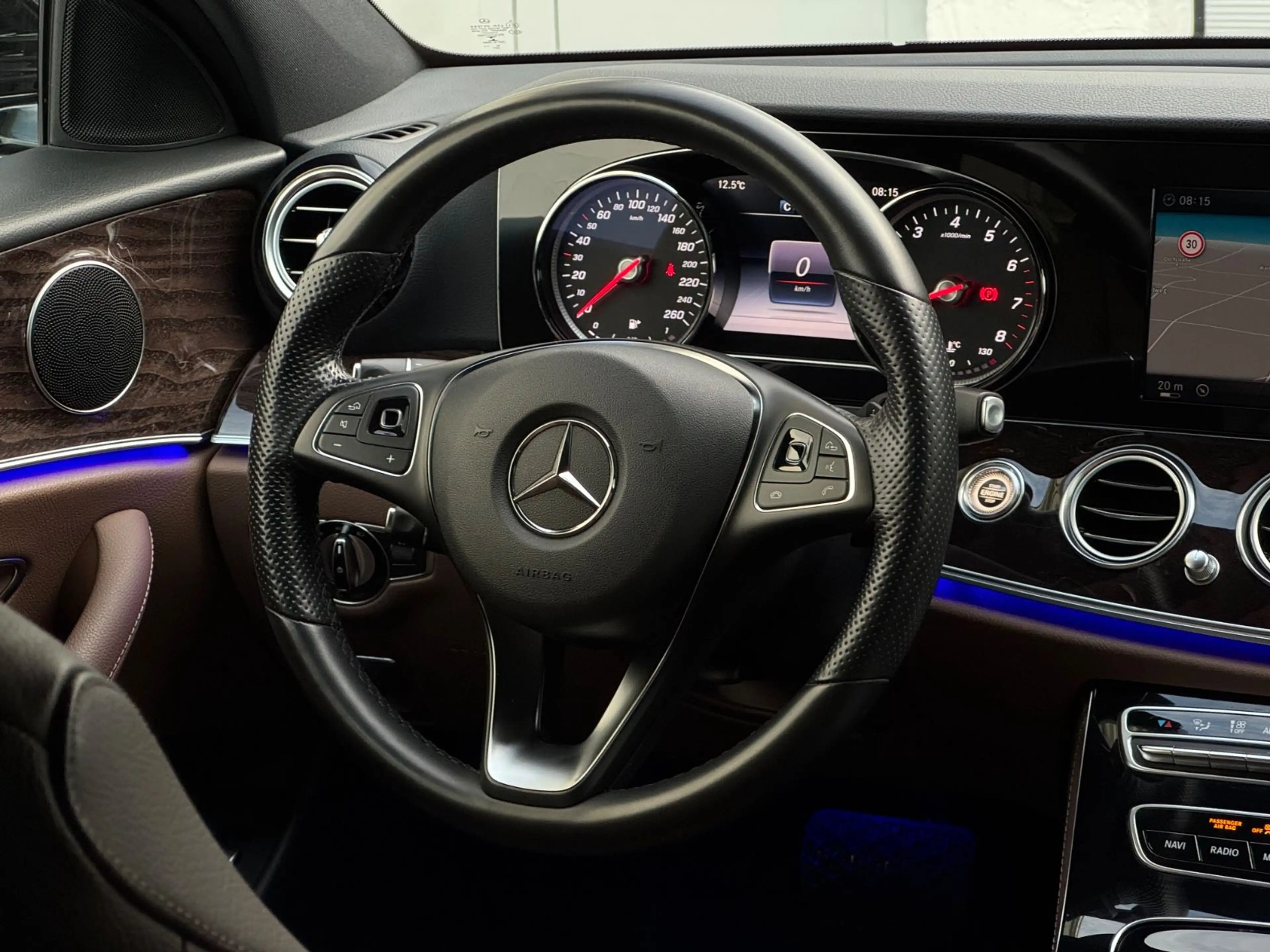 Mercedes-Benz E 400 Limousine 4Matic*AMG FELGEN* — photo 11