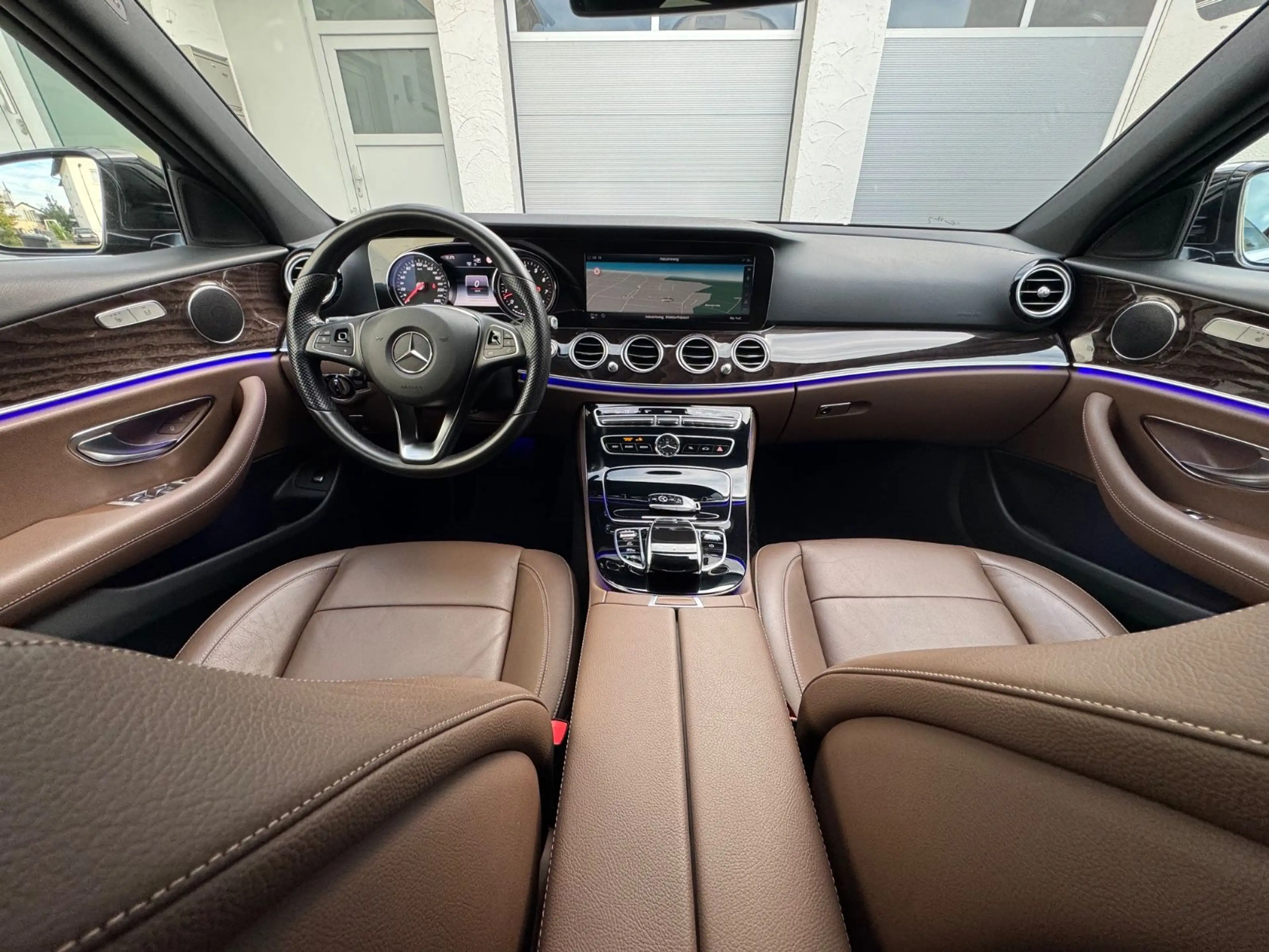 Mercedes-Benz E 400 Limousine 4Matic*AMG FELGEN* — photo 13