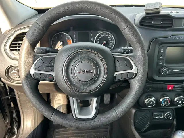 Jeep Renegade view 8