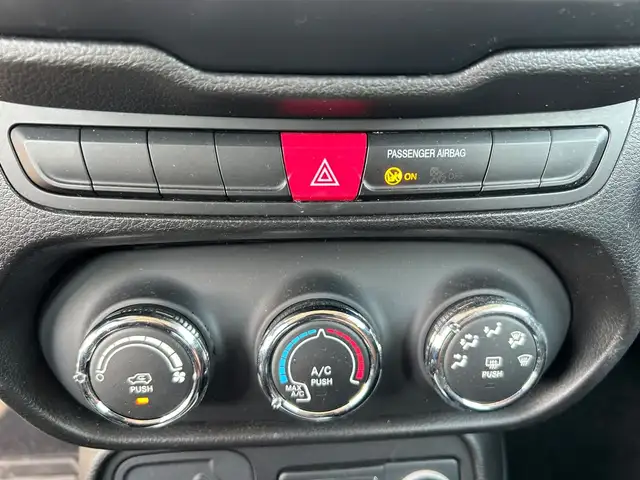 Jeep Renegade view 10
