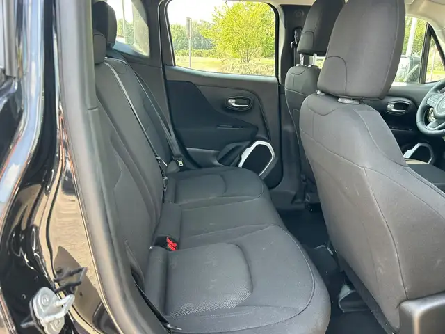 Jeep Renegade view 6