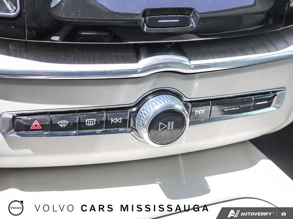 2024 Volvo XC60 Plus Dark Theme thumb 29