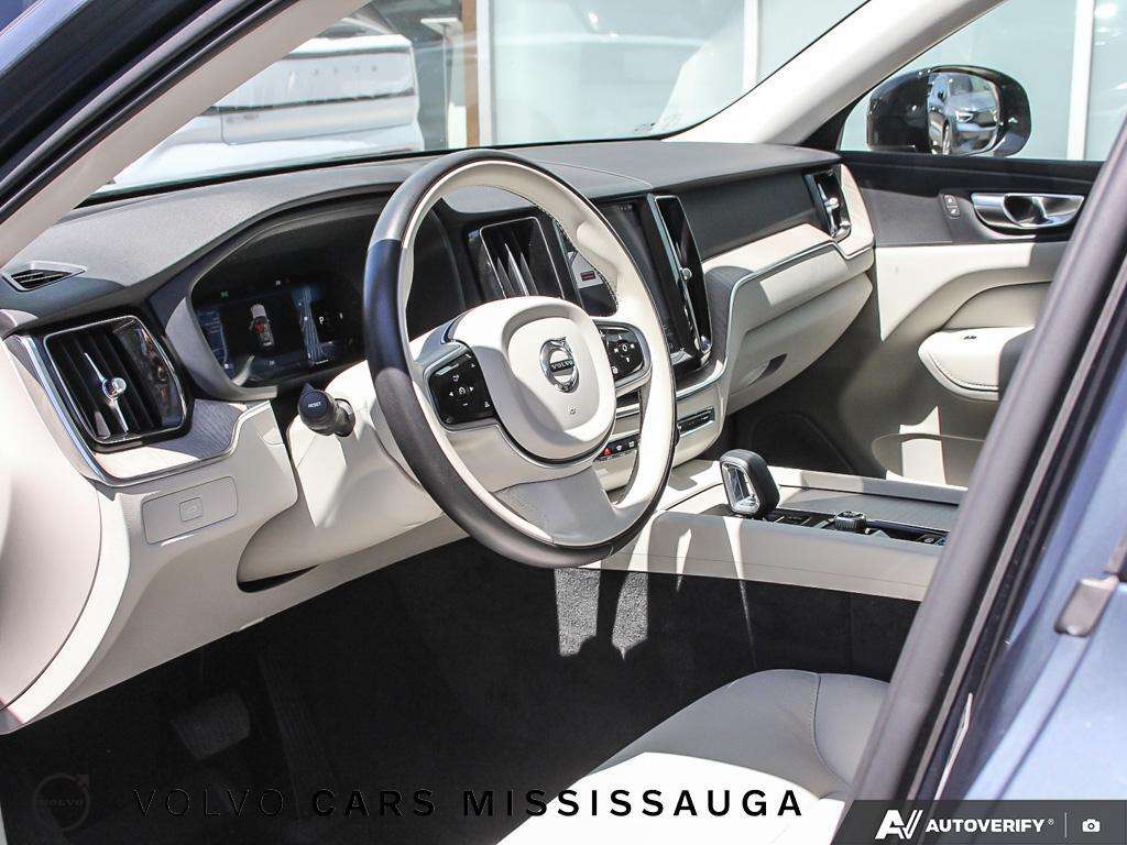 2024 Volvo XC60 Plus Dark Theme thumb 13