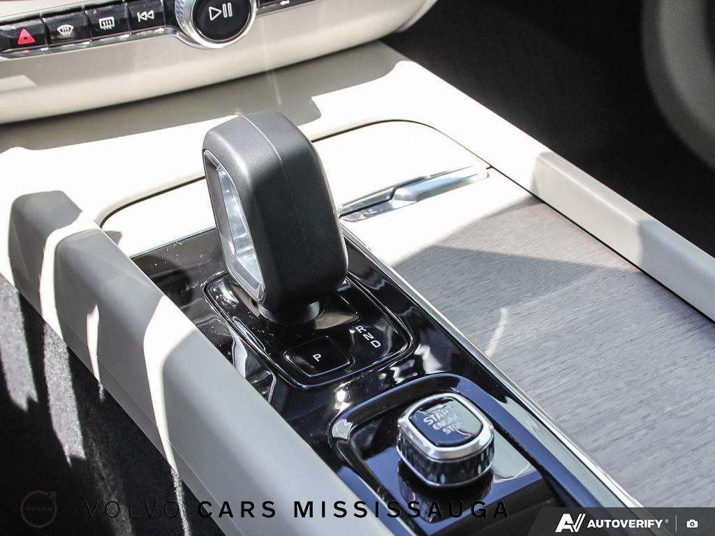 2024 Volvo XC60 Plus Dark Theme thumb 19