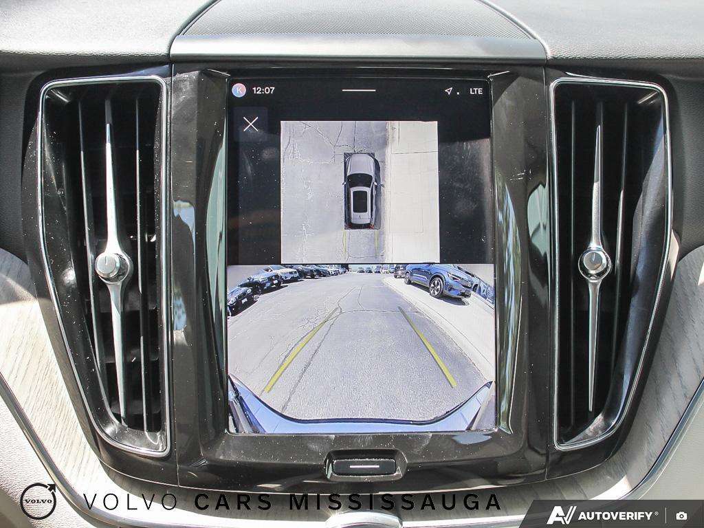 2024 Volvo XC60 Plus Dark Theme thumb 27